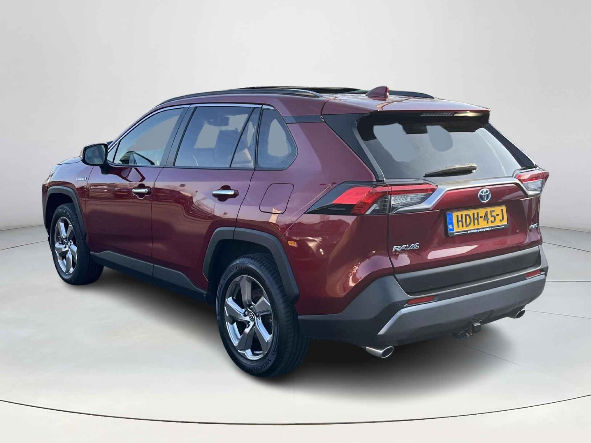 Toyota RAV4 2.5 Hybrid AWD Executive | Navigatie | 360 graden camera | Panoramadak | Trekhaak - 4/38