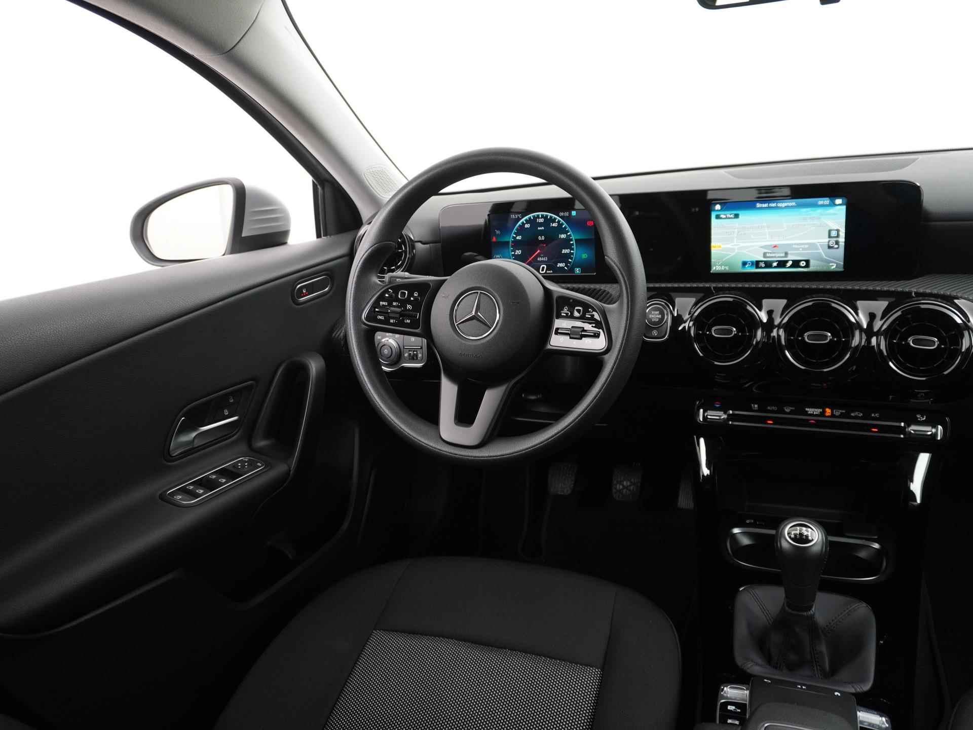 Mercedes-Benz A-klasse 200 Ambition VAN 24.900 VOOR 22.870 EINDEJAARSVOORDEEL 2.030 | STOELVERWARMING | - 22/47