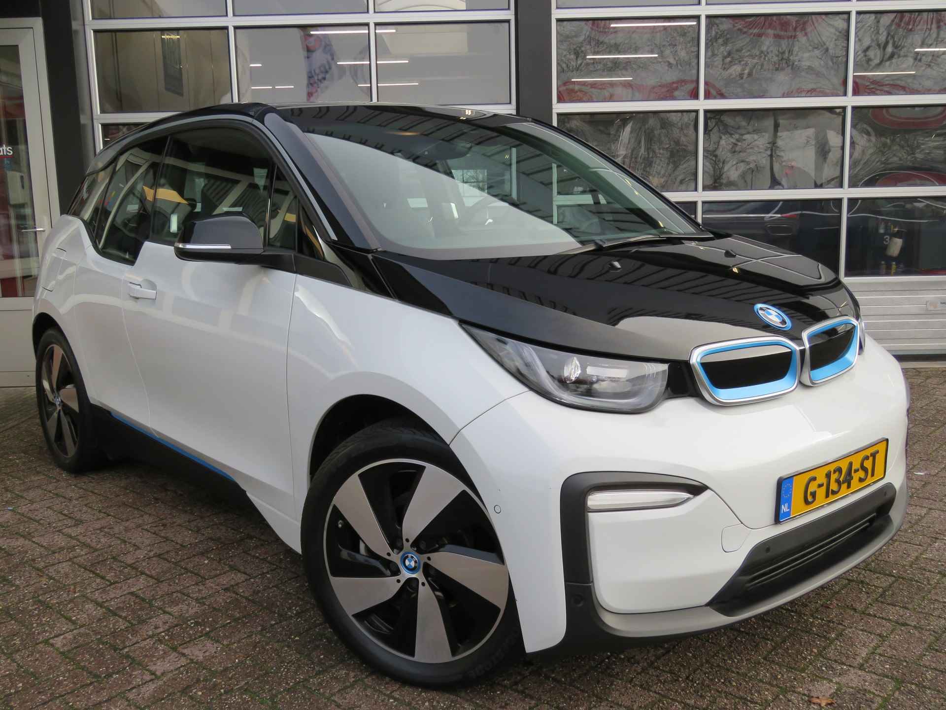 BMW i3 Basis 120Ah 42 kWh / Camera / Navi / 19 Inch / BOVAG garantie - 10/47