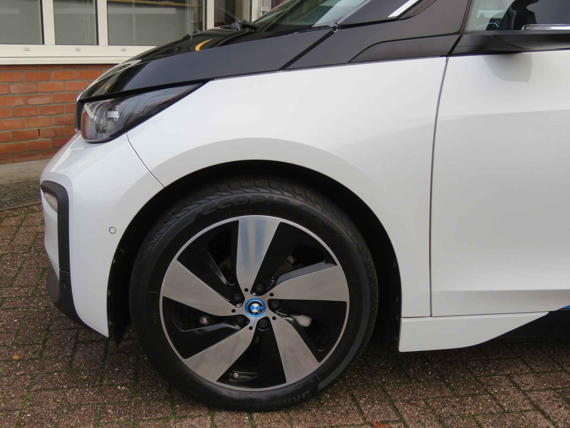 BMW i3 Basis 120Ah 42 kWh / Camera / Navi / 19 Inch / BOVAG garantie - 15/47