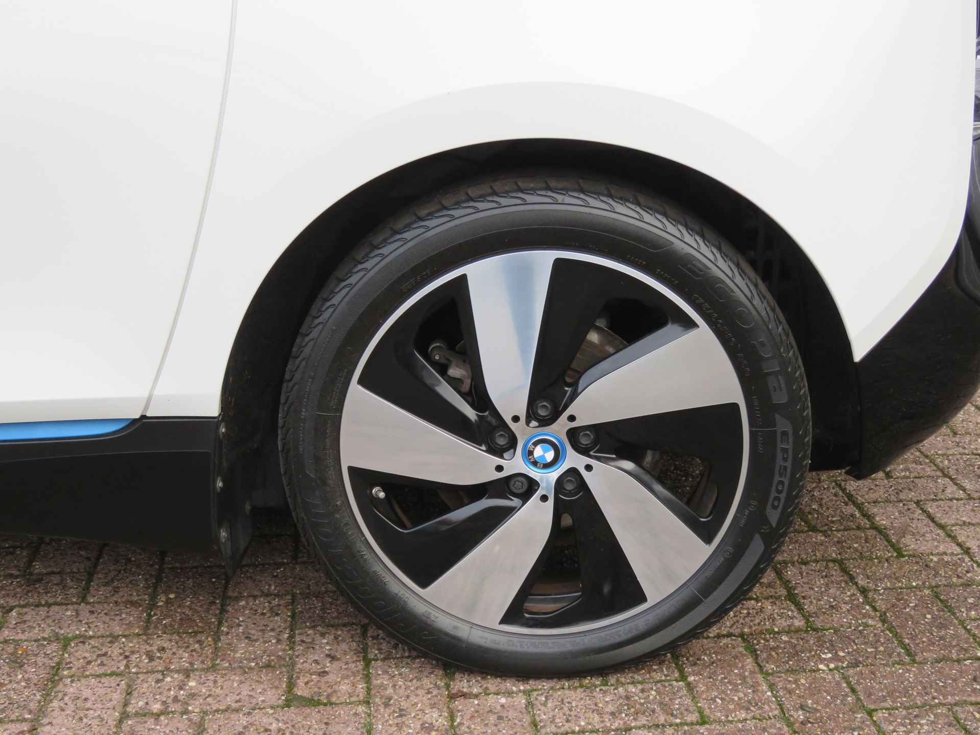 BMW i3 Basis 120Ah 42 kWh / Camera / Navi / 19 Inch / BOVAG garantie - 16/47