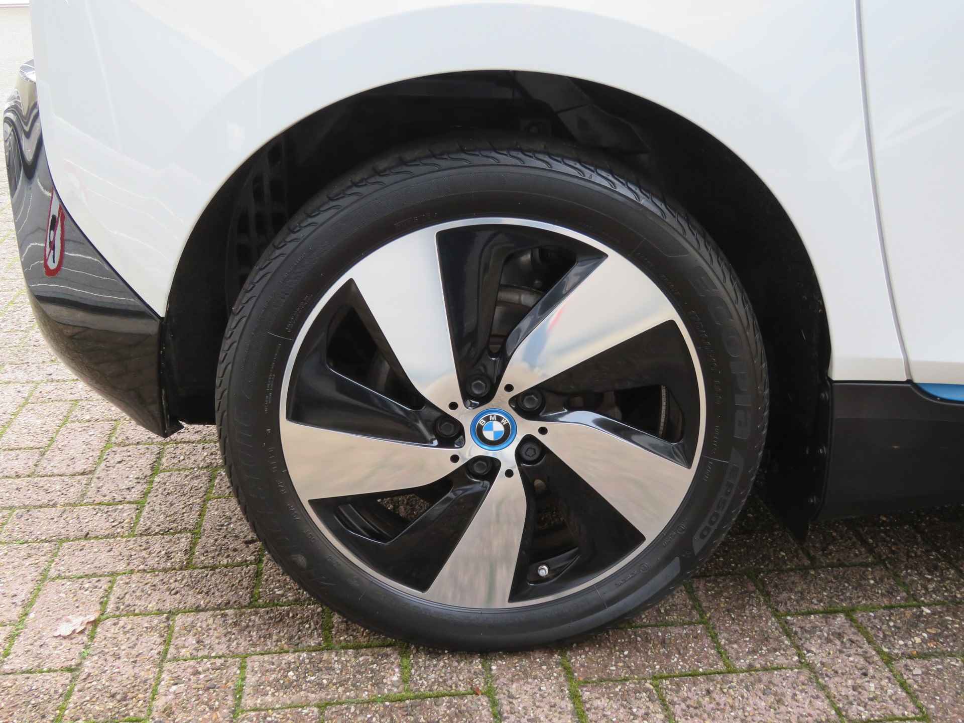 BMW i3 Basis 120Ah 42 kWh / Camera / Navi / 19 Inch / BOVAG garantie - 19/47