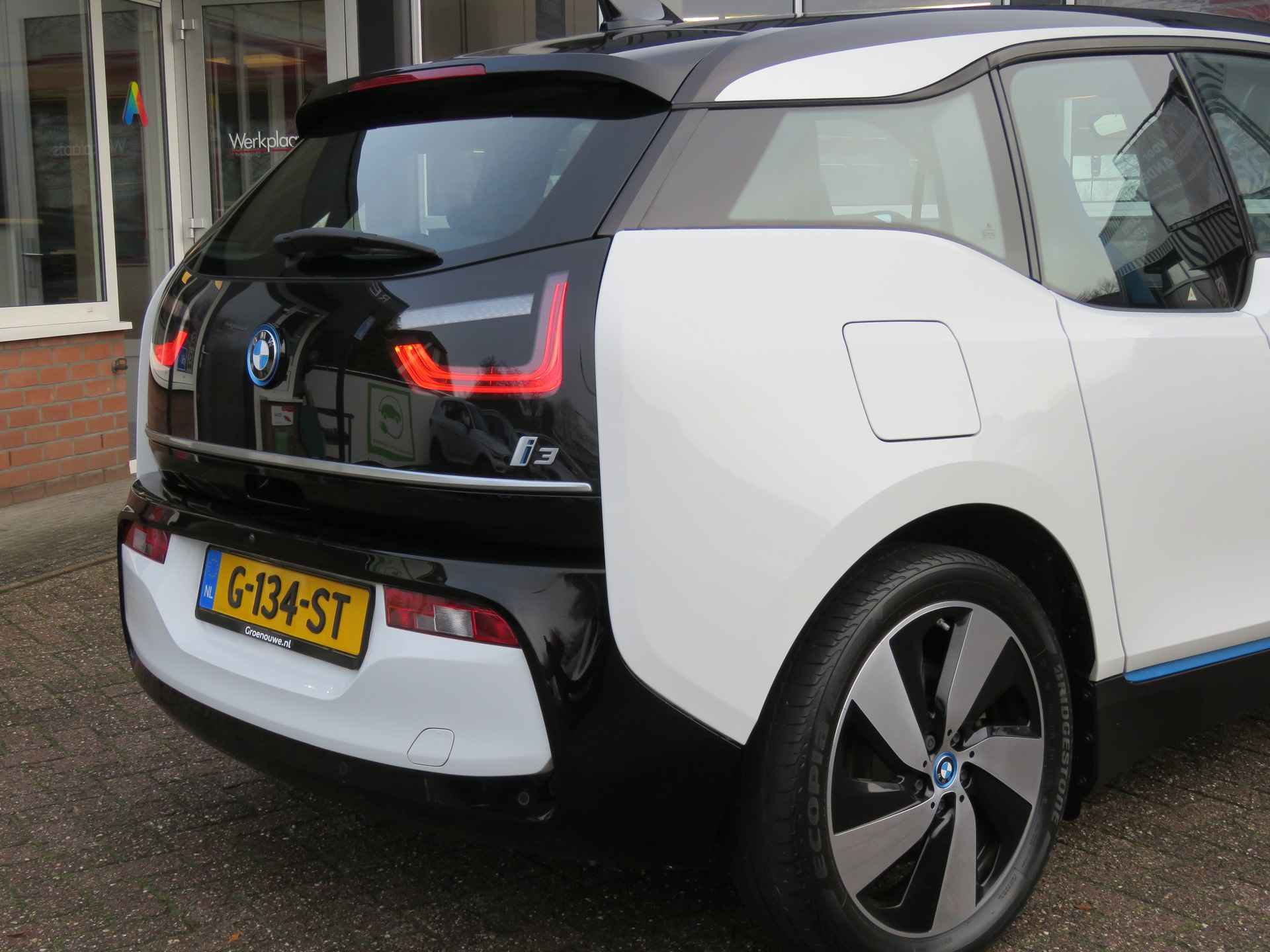 BMW i3 Basis 120Ah 42 kWh / Camera / Navi / 19 Inch / BOVAG garantie - 30/47