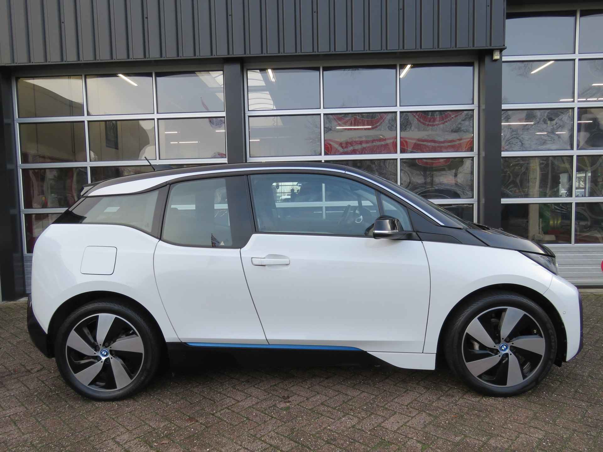 BMW i3 Basis 120Ah 42 kWh / Camera / Navi / 19 Inch / BOVAG garantie - 44/47