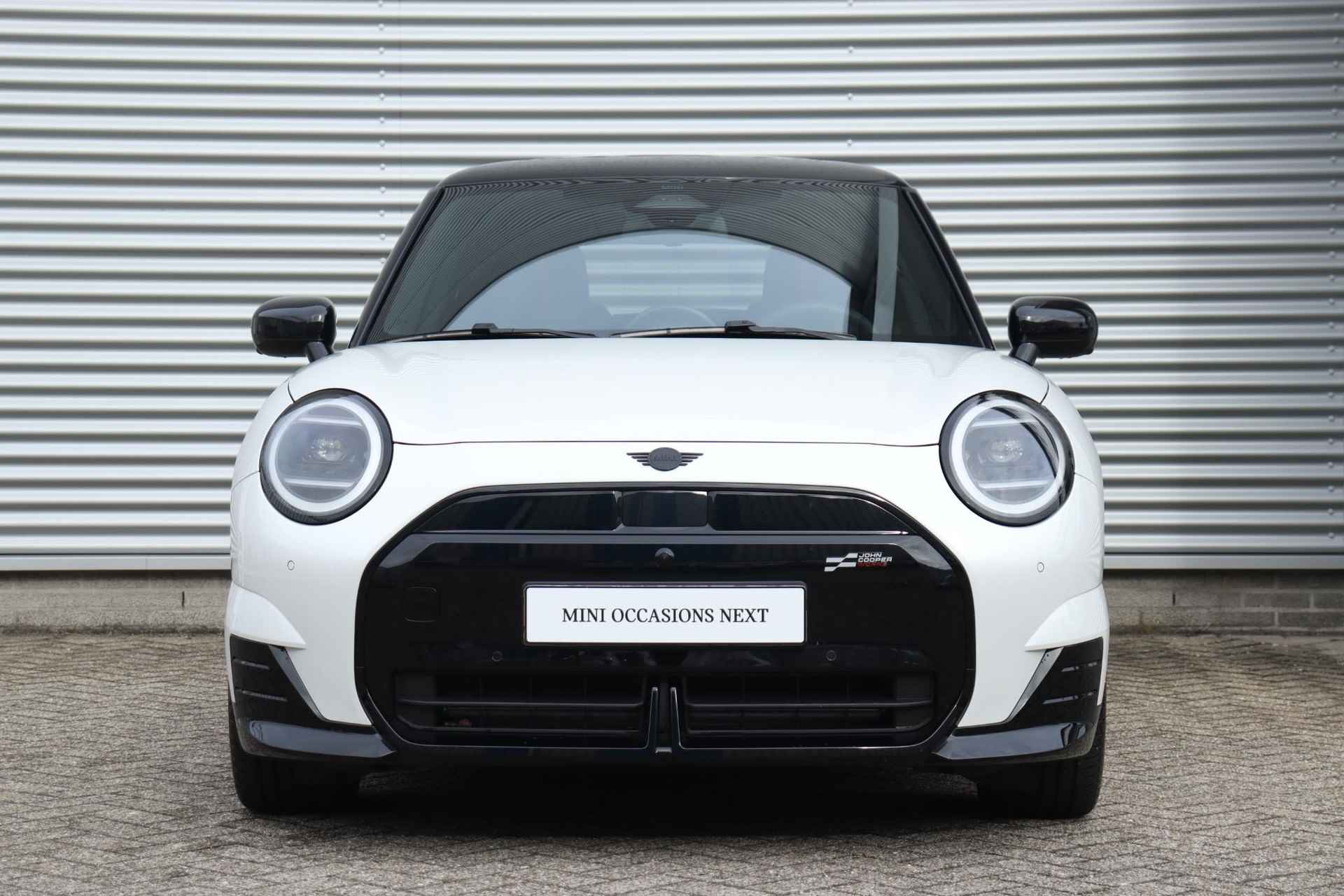 MINI 3-deurs Cooper E | John Cooper Works + Pakket XL + Panodak + Head-Up + Driving Assistant Plus + Harman Kardon + Elektr. Stoelen + 18'' LMV - 3/32