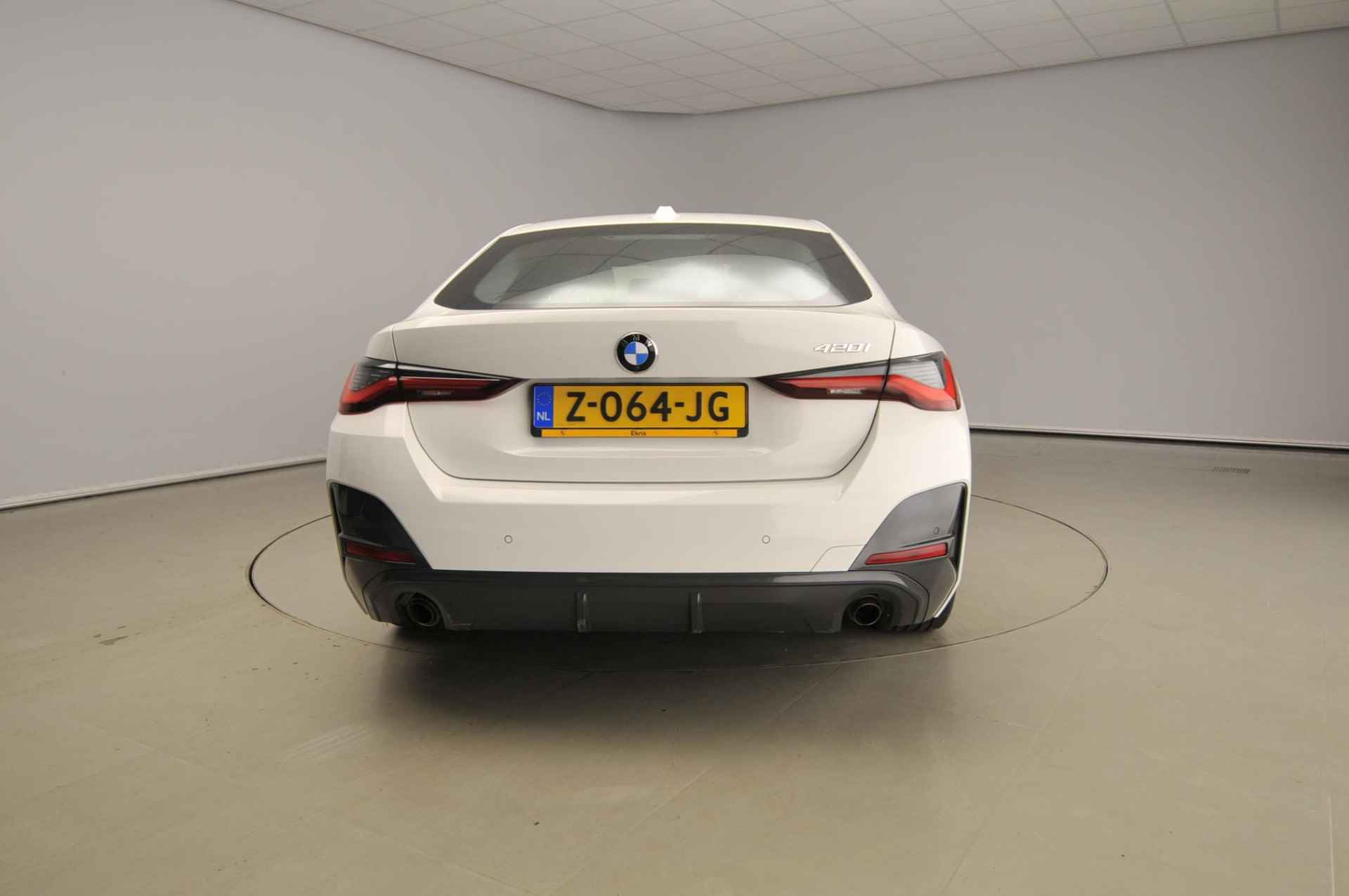 BMW 4 Serie Gran Coupe 420i | M-Sportpakket | LED | Leder | HUD | Sportstoelen | Stoelverwarming | DAB | Hifi speakers | Alu 18 inch - 4/46