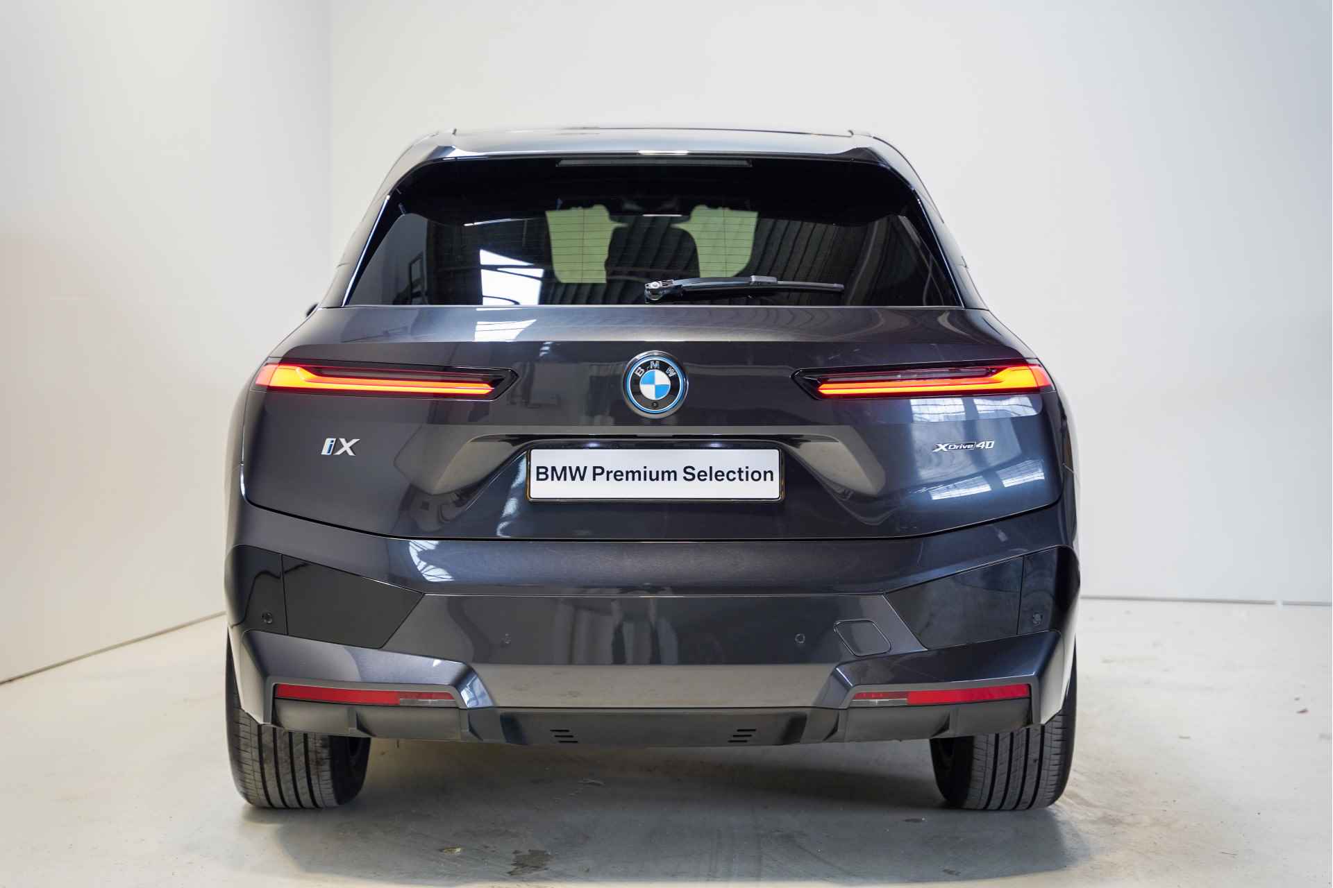 BMW iX xDrive40 Business Edition Plus Sportpakket - 9/31