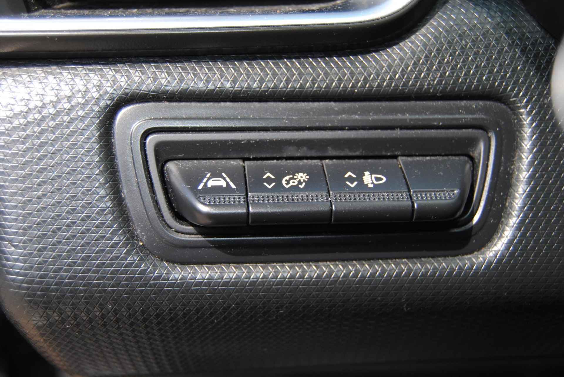 Renault Clio 1.0 TCe Intens Navigatie , Climate controle, all season banden, Achteruitrij camera - 25/34