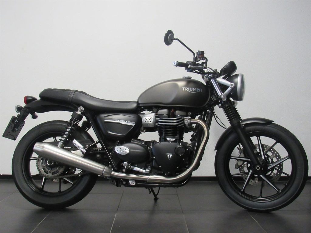 Triumph STREET TWIN