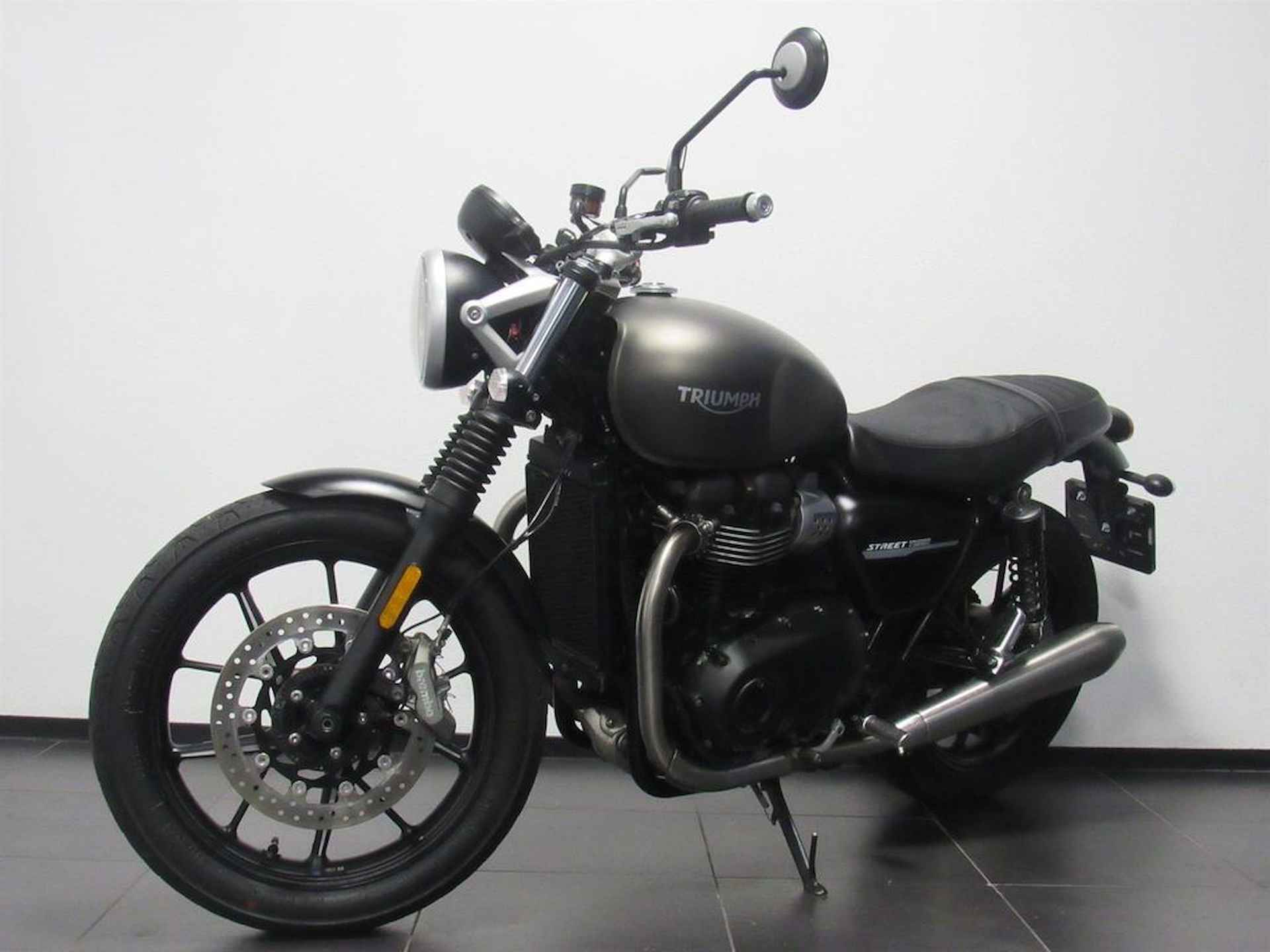 Triumph STREET TWIN - 3/6