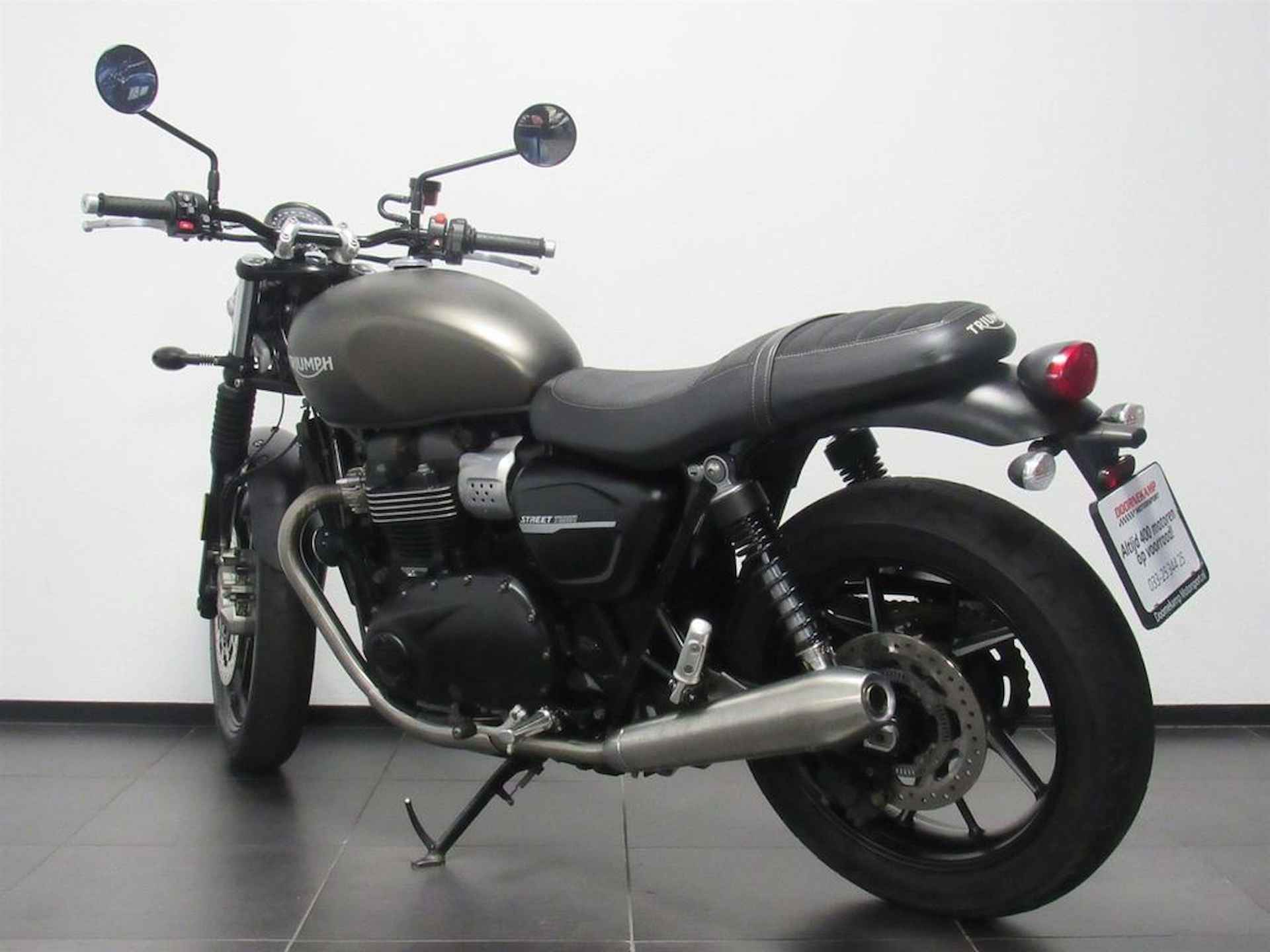 Triumph STREET TWIN - 5/6