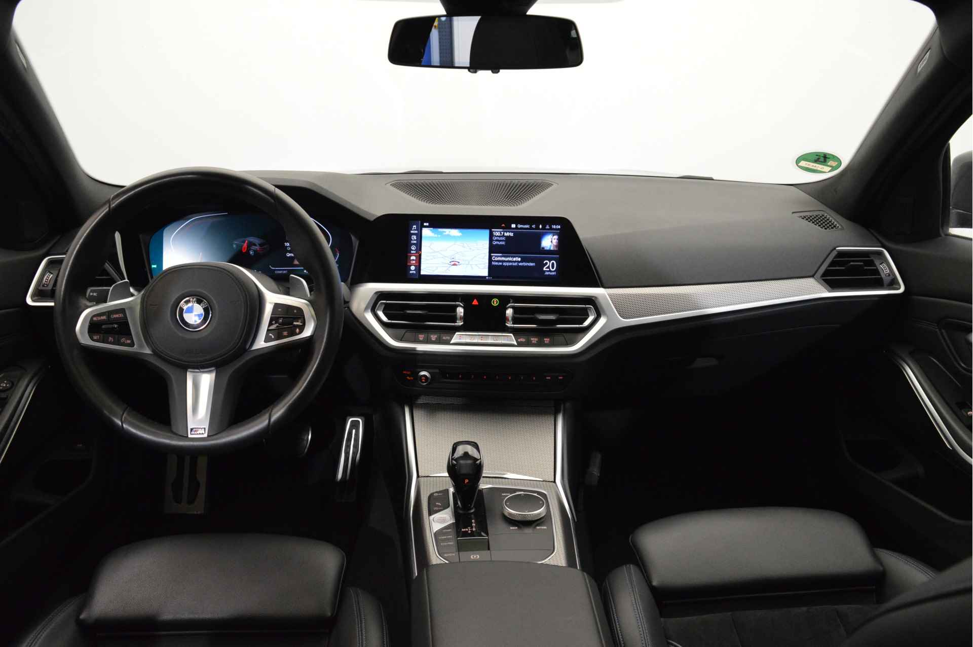 BMW 3 Serie Touring 330i Executive M Sport Automaat / Panoramadak / Sportstoelen / M Sportonderstel / Parking Assistant / Live Cockpit Professional - 10/21
