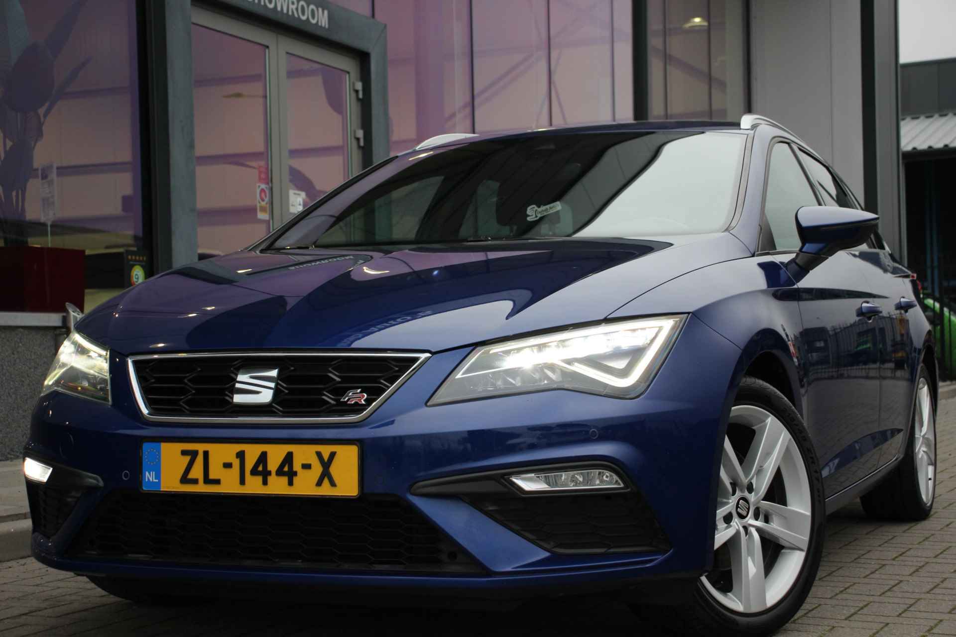 SEAT León ST 1.5 TSI FR Business Intense | Matrix Led | App Connect | Camera | Sfeerverichting - 4/34