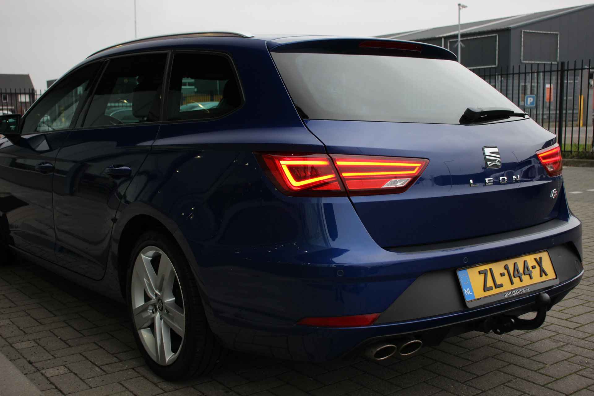 SEAT León ST 1.5 TSI FR Business Intense | Matrix Led | App Connect | Camera | Sfeerverichting - 19/34