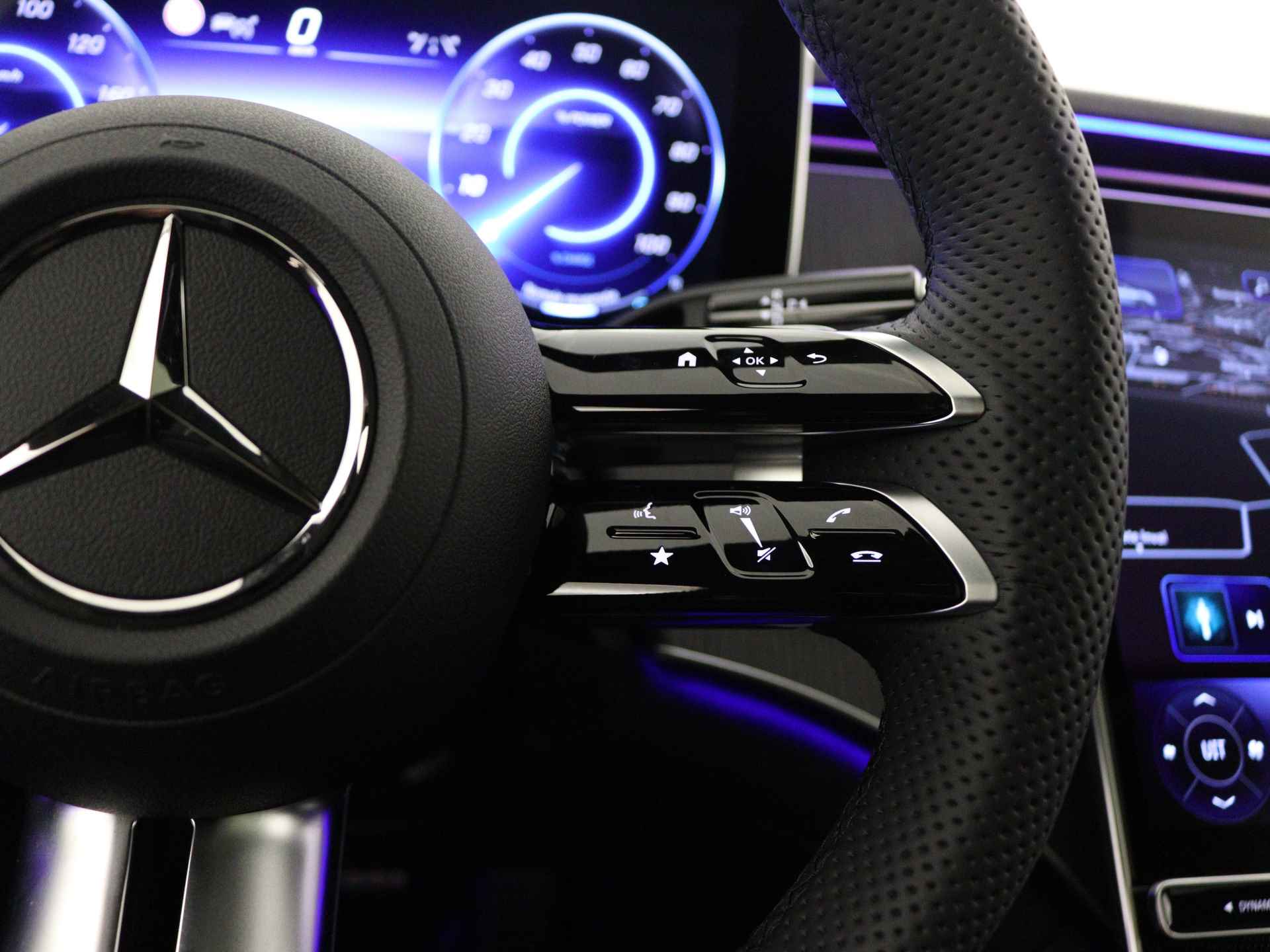 Mercedes-Benz EQE 350 AMG Line 91 kWh | Premium Pack | Nightpakket | Luchtvering | Verwarmd stuurwiel | Rijassistentiepakket plus | Burmester® 3D-Surround sound system | USB-pakket plus | - 23/42