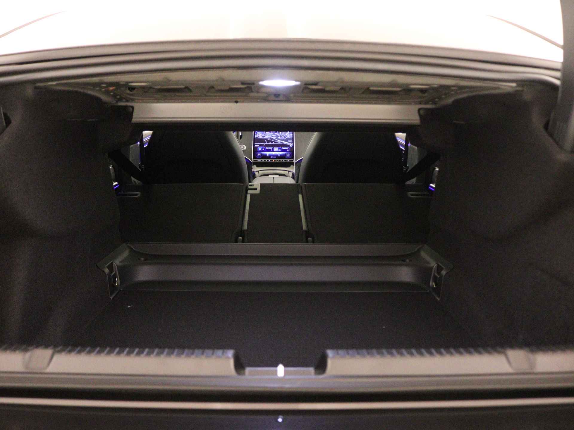 Mercedes-Benz EQE 350 AMG Line 91 kWh | Premium Pack | Nightpakket | Luchtvering | Verwarmd stuurwiel | Rijassistentiepakket plus | Burmester® 3D-Surround sound system | USB-pakket plus | - 38/42