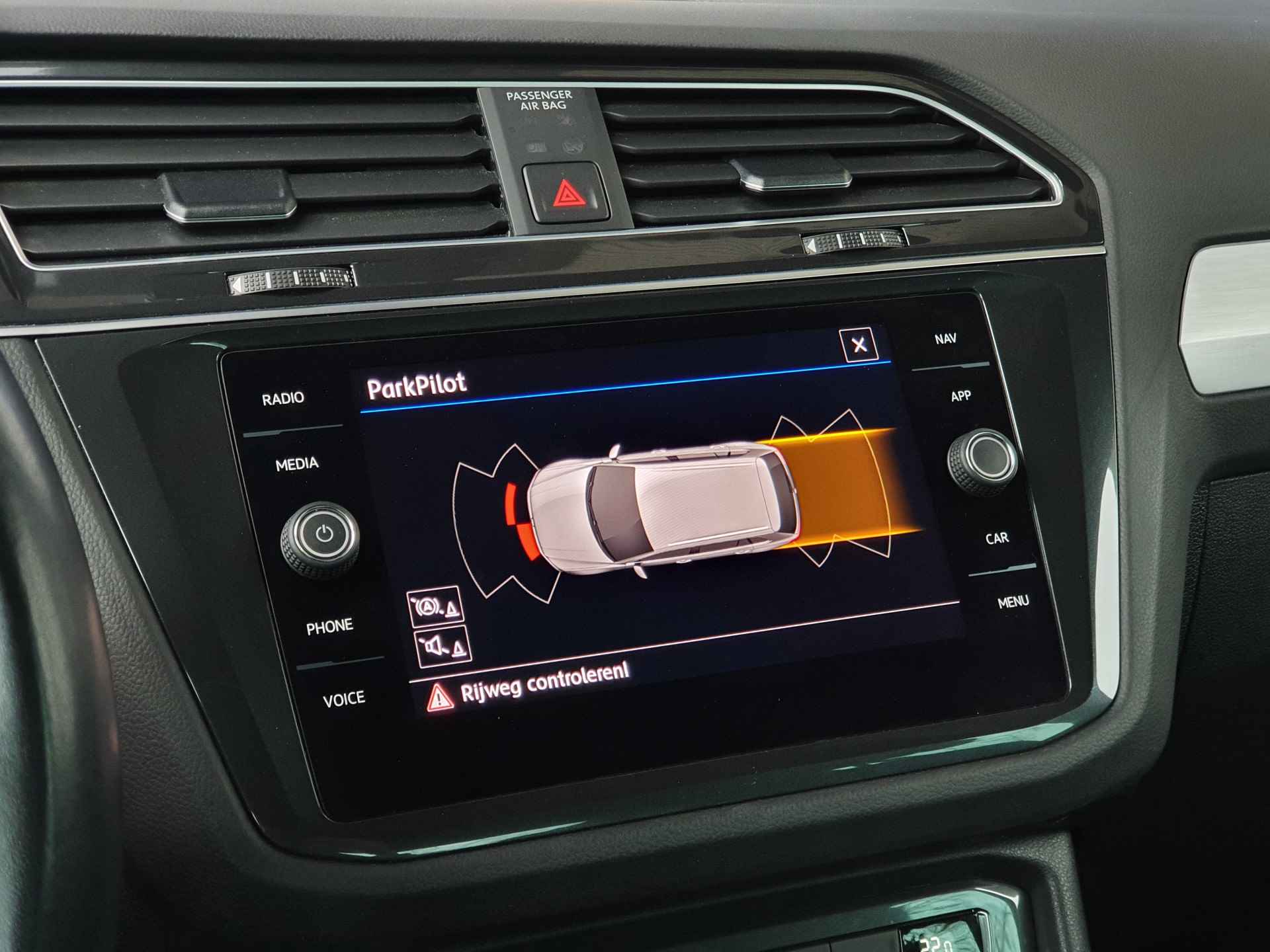 Volkswagen Tiguan 1.5 TSI ACT Comfortline Business | Navi | 18 inch | Carplay/Android Auto - 25/36