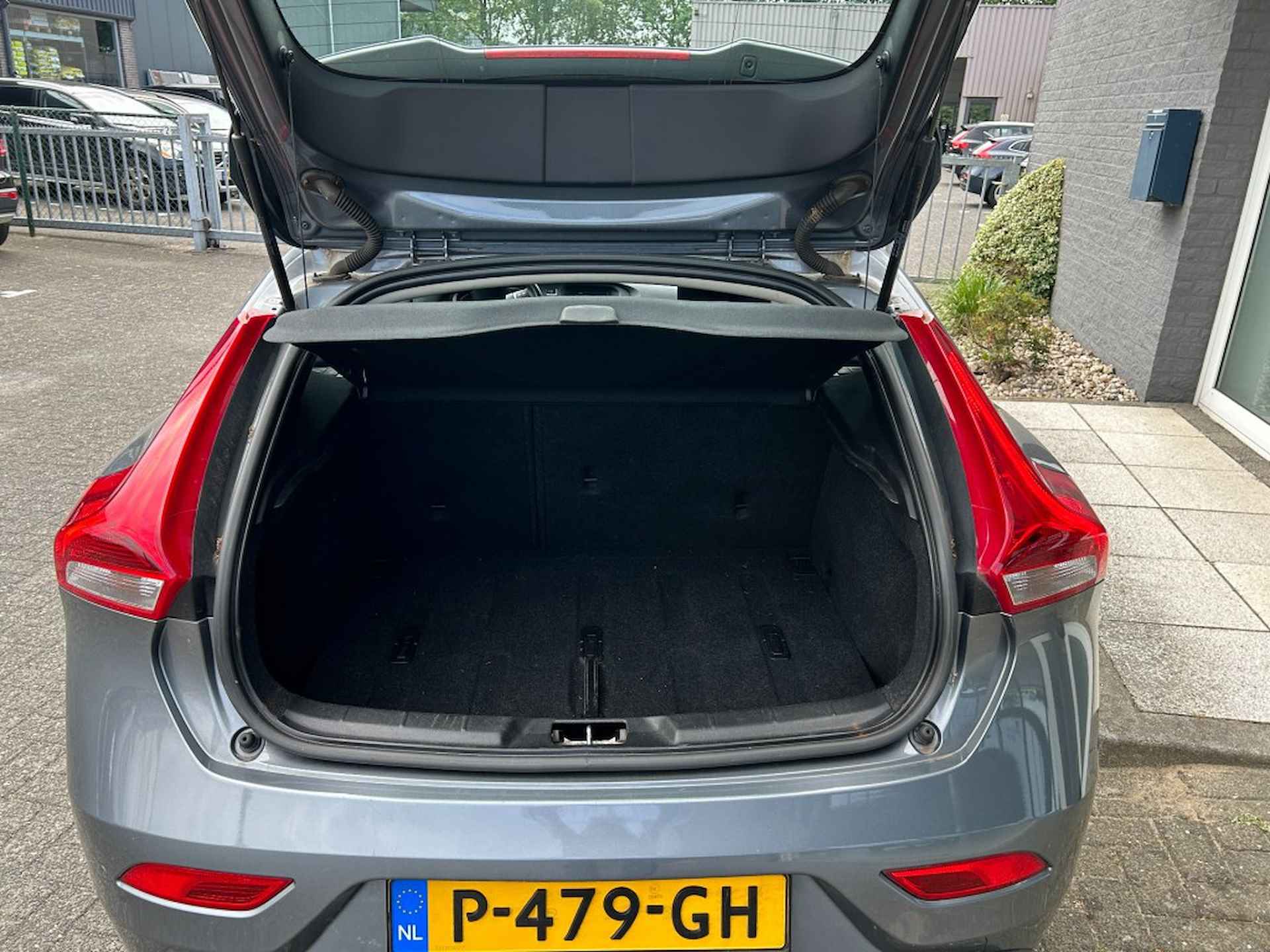 VOLVO V40 T2 1.6i 120PK Kinetic - 8/26