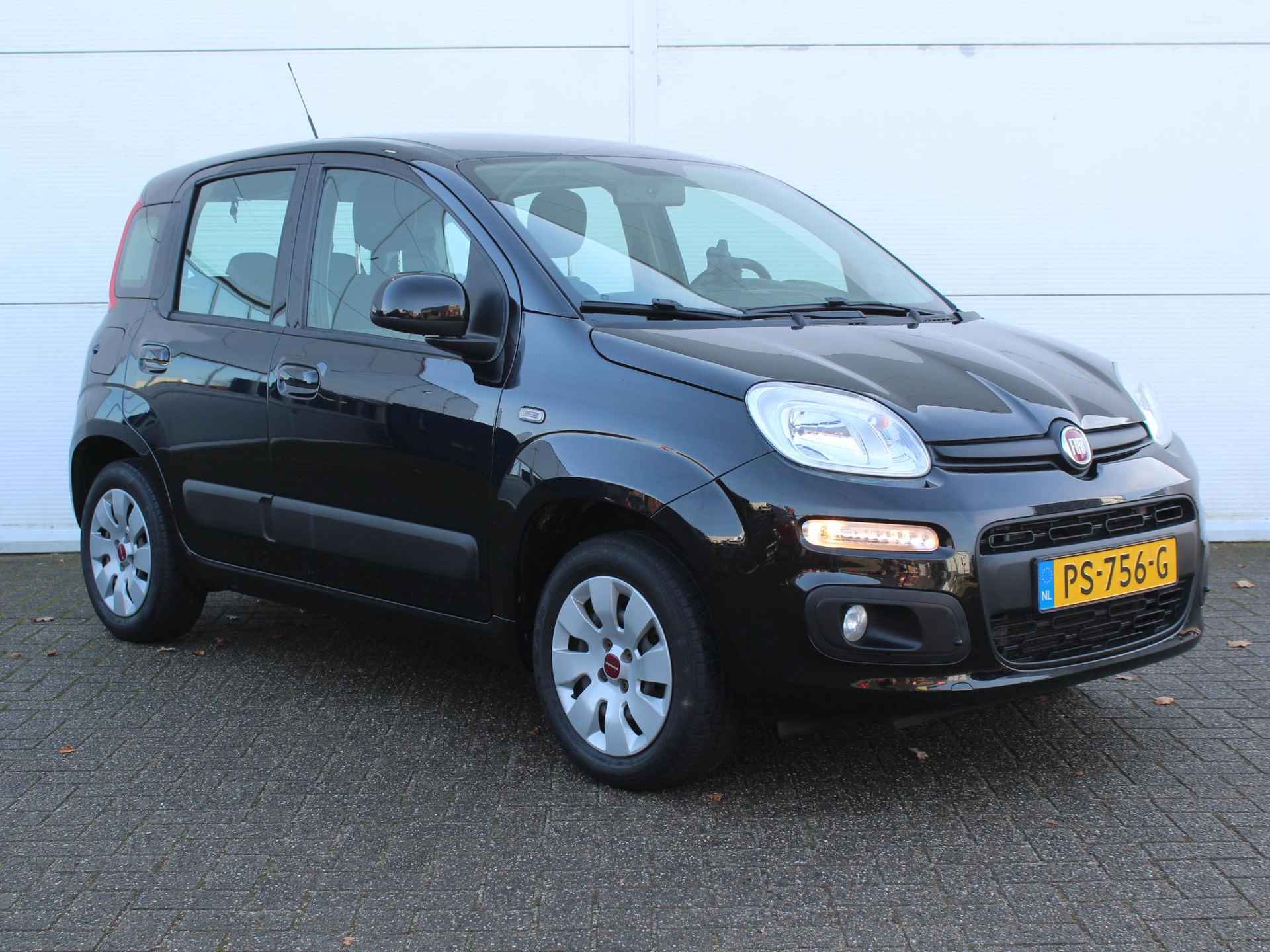 Fiat Panda 0.9 TwinAir Lounge / Airco / Bluetooth / Trekhaak (800 KG) / Radio-/USB / 5 Persoons / - 18/35