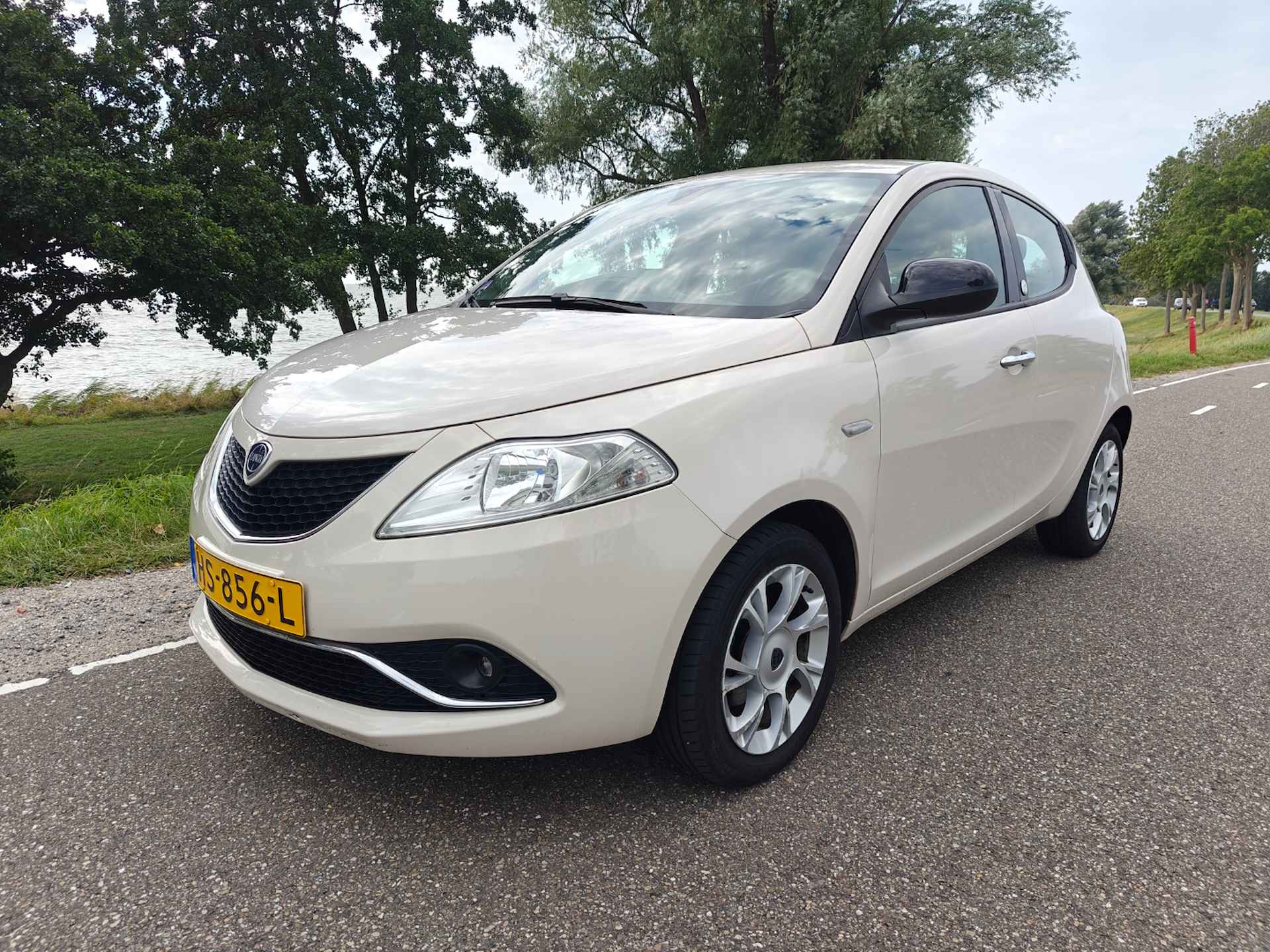 Lancia Ypsilon 1.2 Opening Edition | 1e eigenaar | Navigatie | Cruise control - 4/31