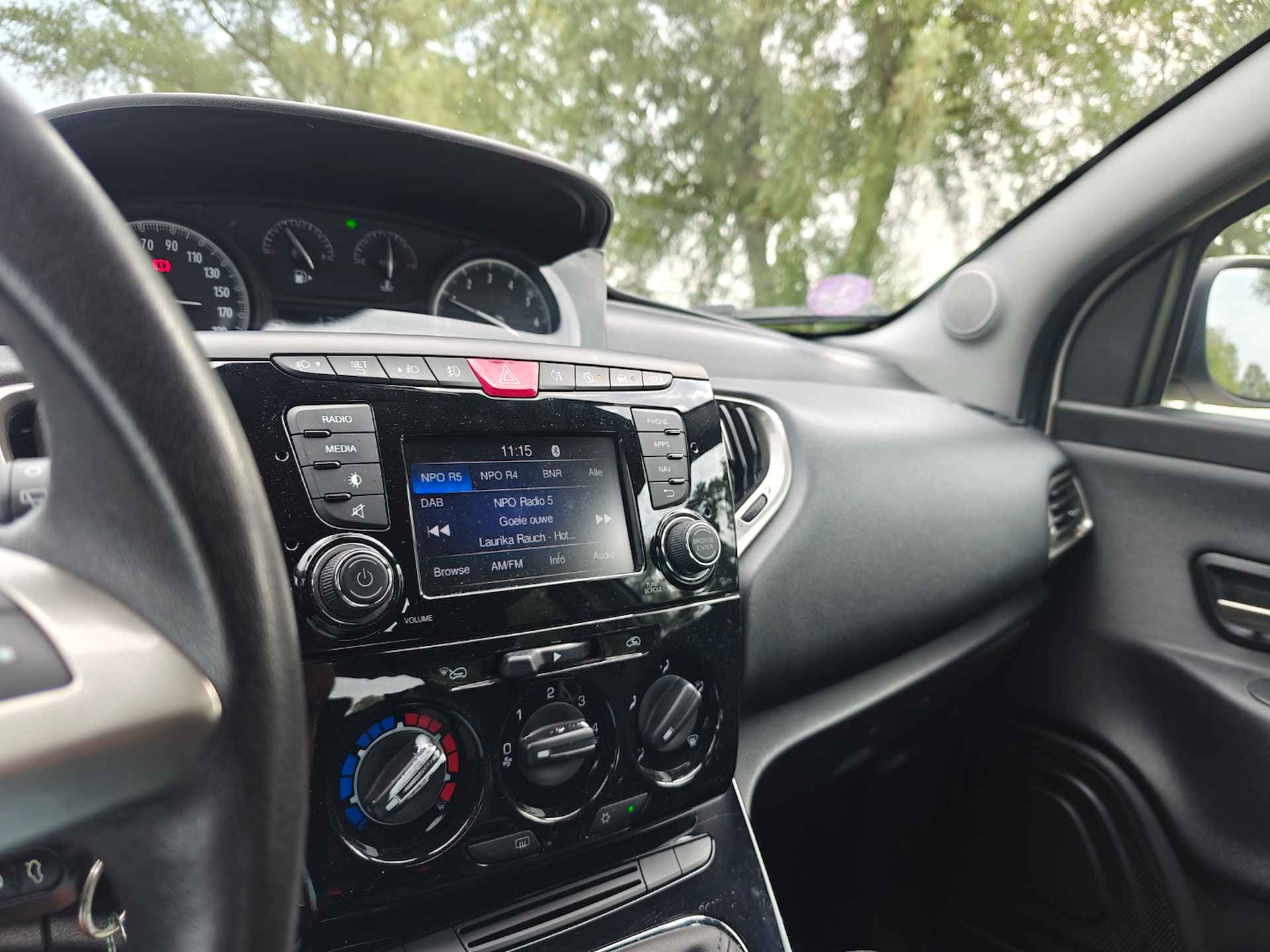 Lancia Ypsilon 1.2 Opening Edition | 1e eigenaar | Navigatie | Cruise control - 8/31