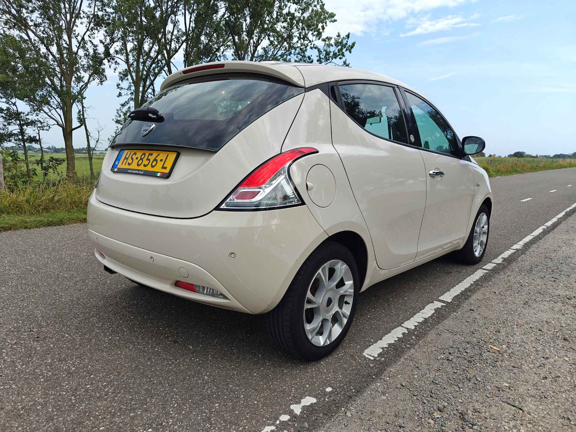 Lancia Ypsilon 1.2 Opening Edition | 1e eigenaar | Navigatie | Cruise control - 11/31