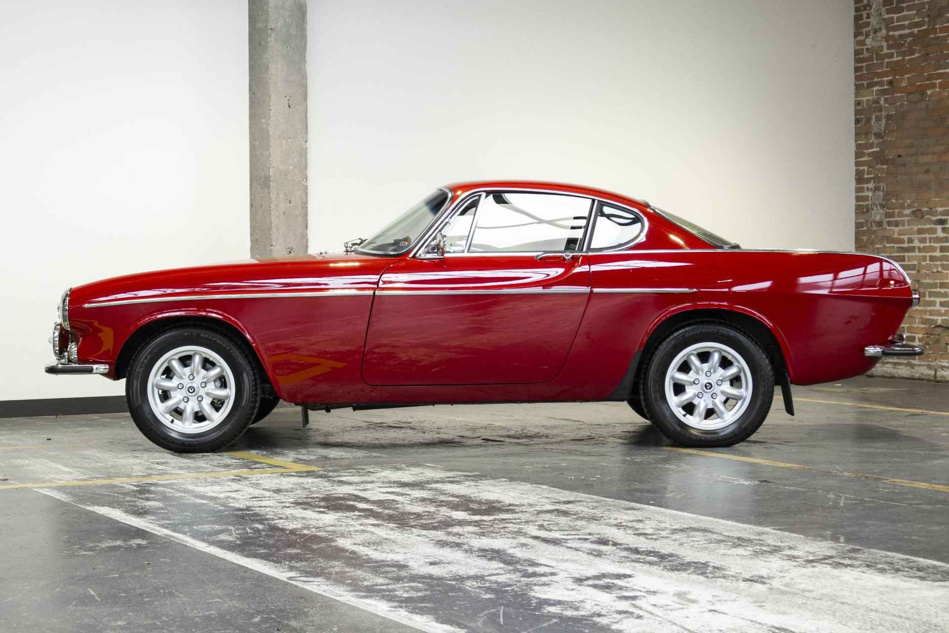 Volvo P1800s | Overdrive | Volledig gerestaureerd | Stuurbekrachtiging | Originele Minilite lichtmetalen velgen | Weber carburateur kit | Bilstein schokdempers | - 9/47