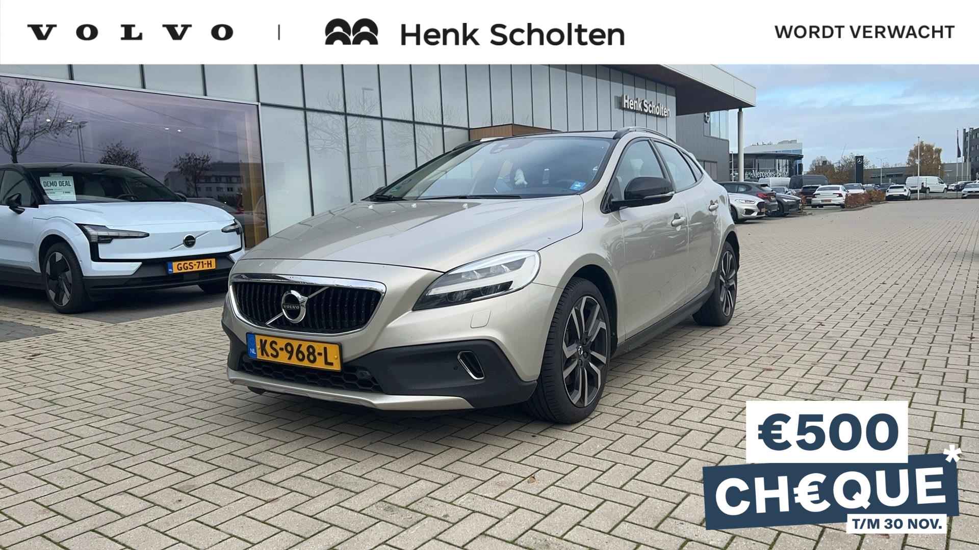 Volvo V40 Cross Country T3 153PK AUT6 Nordic+ Camera, Park Assist Voor&Achter, Panoramadak, Standkachel, Lederen bekleding & Stoelverwarming, Elektr. Bestuurdersstoel, Cruise Control & Limiter, Volvo OnCall (app), Keyless Drive, Trekhaak, - 2/11