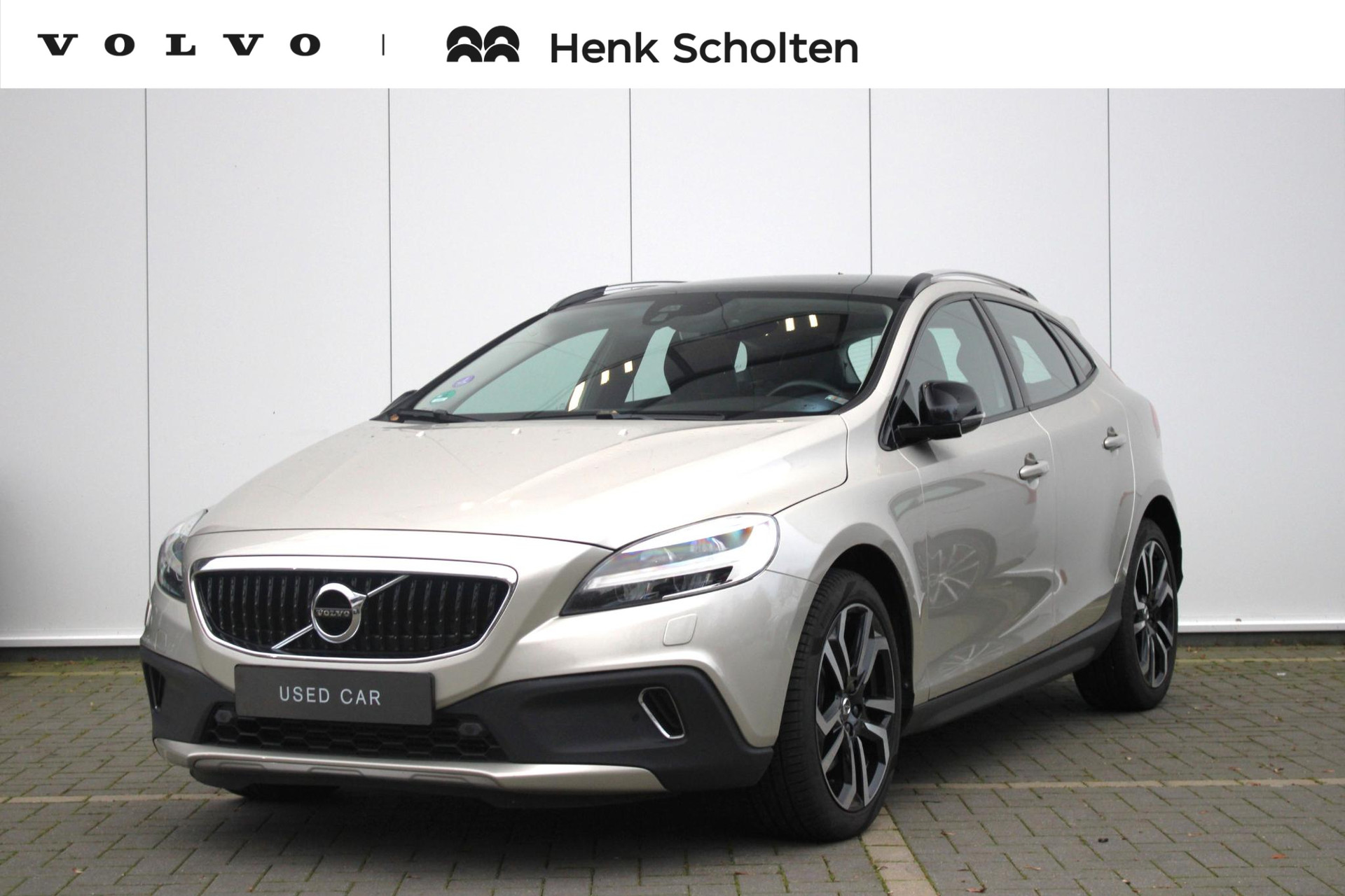 Volvo V40 Cross Country T3 153PK AUT6 Nordic+ Camera, Park Assist Voor&Achter, Panoramadak, Standkachel, Lederen bekleding & Stoelverwarming, Elektr. Bestuurdersstoel, Cruise Control & Limiter, Volvo OnCall (app), Keyless Drive, Trekhaak,