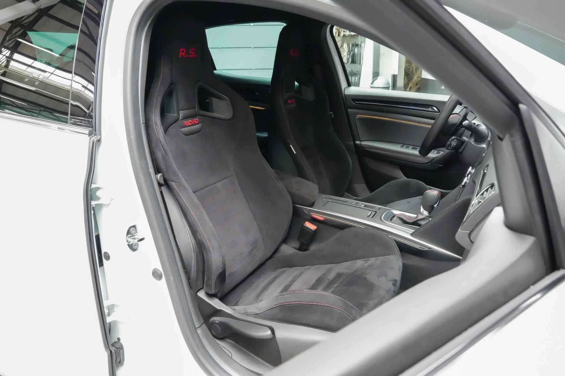 Renault Mégane 1.8 340pk TCe RS Trophy Ph1 |KW variant 3 schroefset|stage 1|schaalstoelen|Bose|BLIS|Apple Carplay & Android auto|parkeersensoren en camra|19"| - 27/39