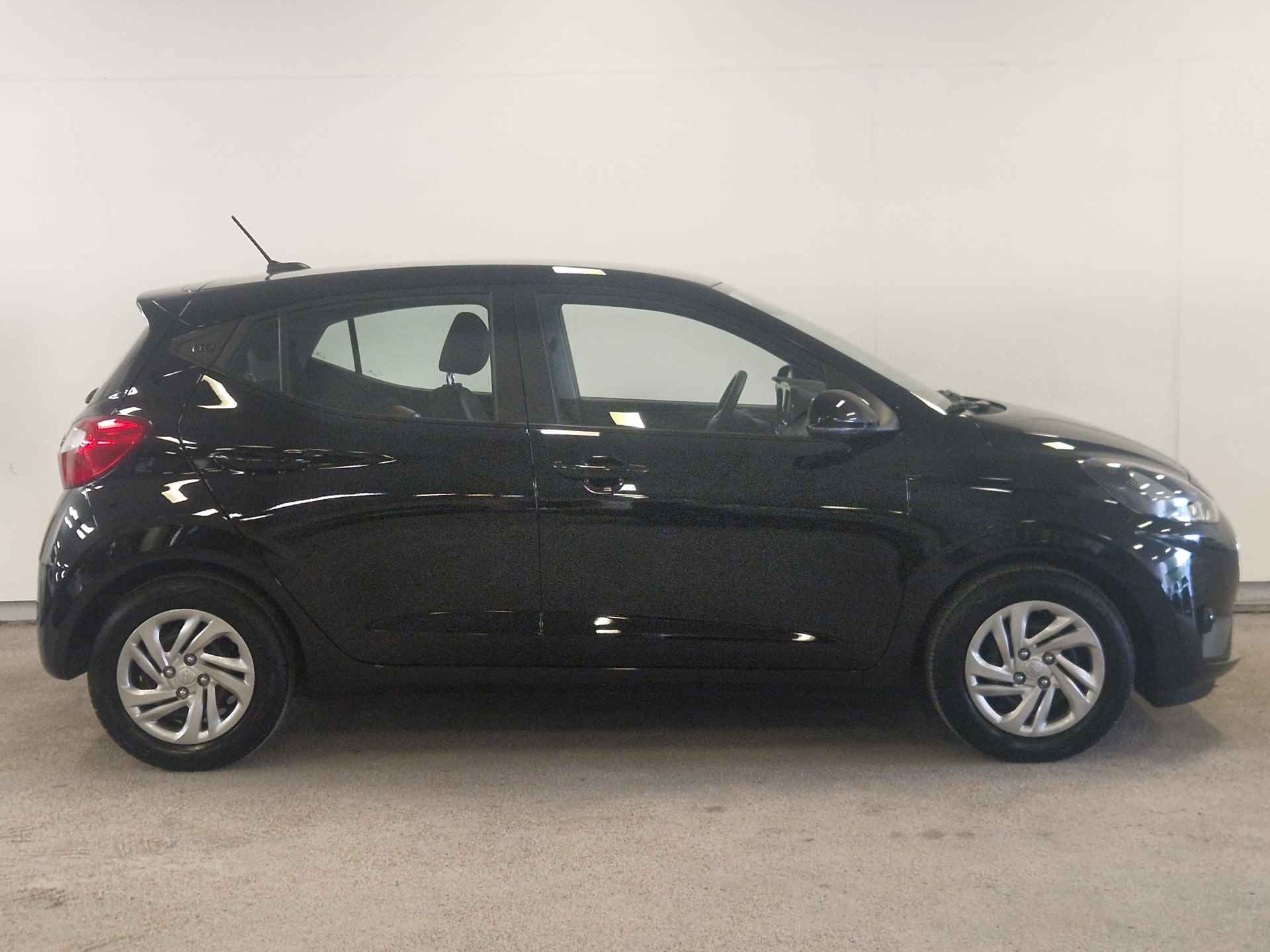 Hyundai i10 1.0 Comfort Airco, Cruise control & Android Auto + Apple Carplay!! - 20/35