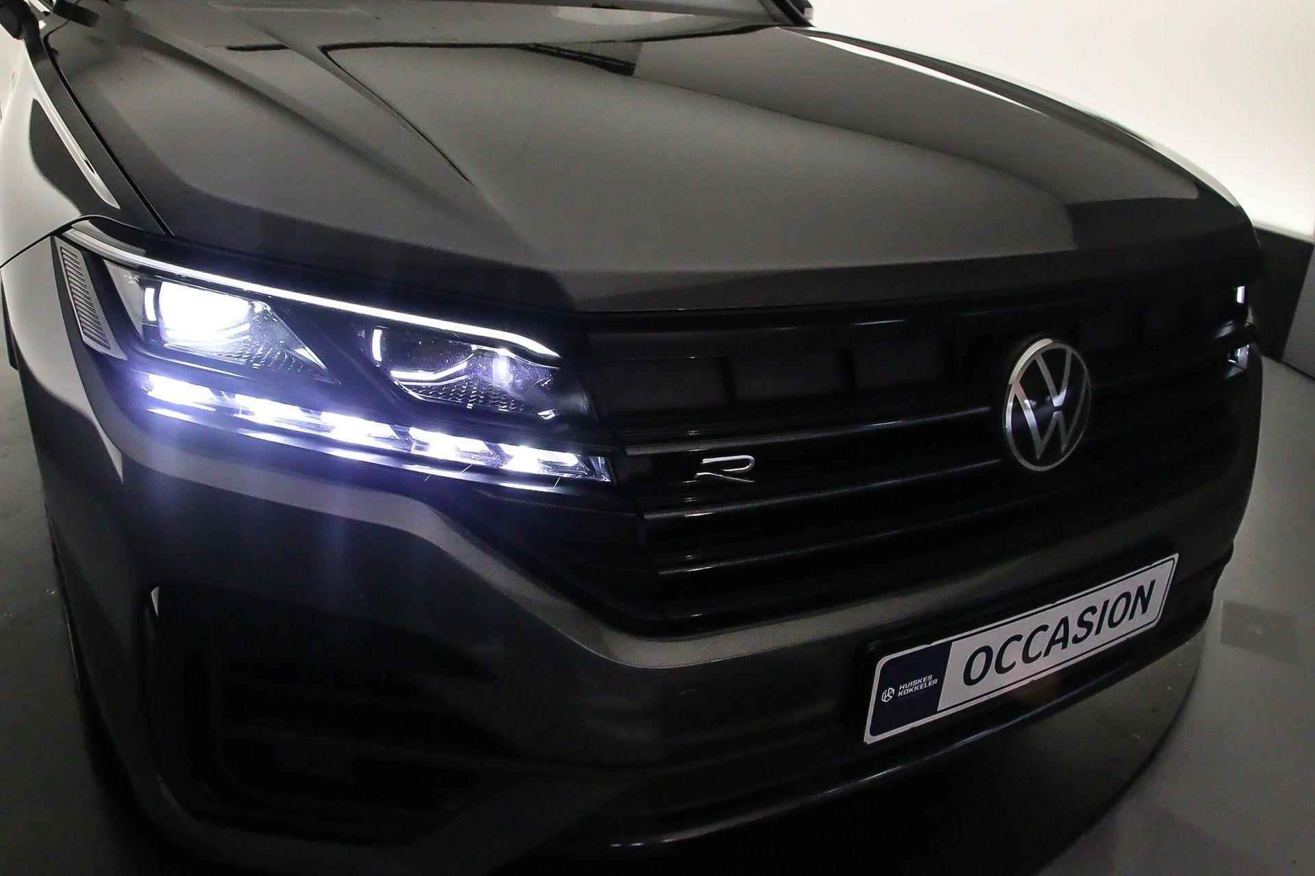 Volkswagen Touareg R 3.0 TSI eHybrid 462pk Tiptronic Trekhaak, Panoramadak, Lederen bekleding, Luchtvering, Achteruitrijcamera, Navigatie, Adaptive cruise control, Elektrische achterklep - 97/99