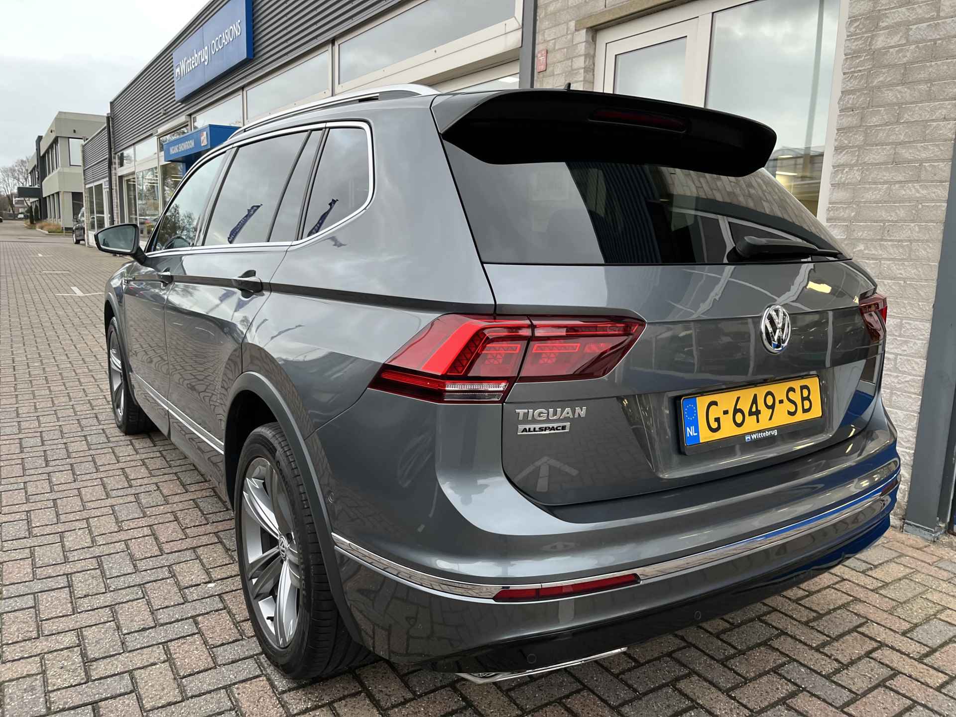 Volkswagen Tiguan Allspace 1.5 TSI R-Line 7p. / AUTOMAAT/ PANO/ 7-PERSOONS/ KEYLESS/ CLIMA/ STUUR & STOELVERWARM./ NAVI/ APP-CONNECT/ CAMERA/ ADAPT. CRUISE/ DIGITAL DASH - 6/43