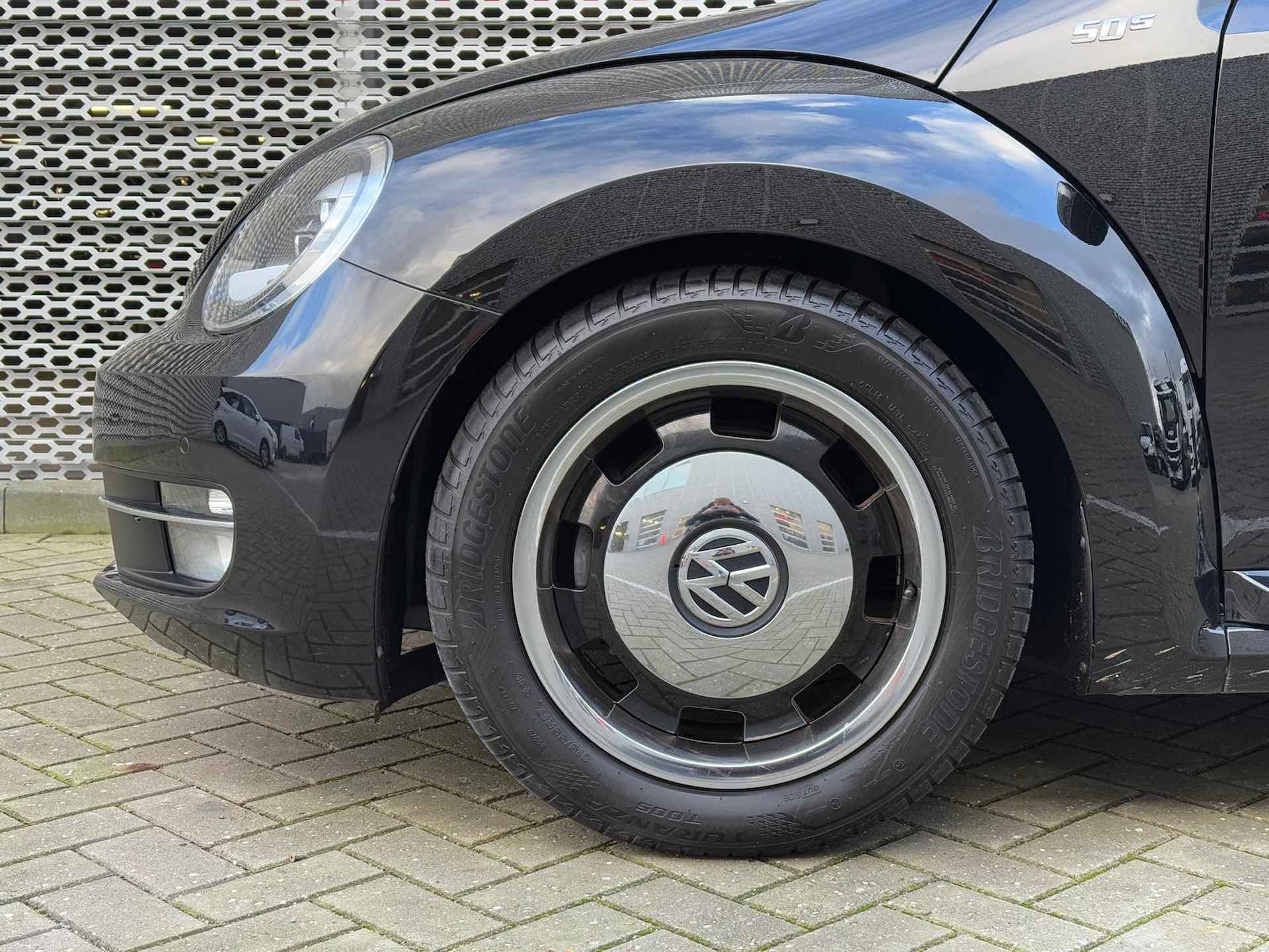 Volkswagen Beetle Cabrio 1.4 TSI Design / Parkeersensoren V+A / Stoelverwarming / Lederen Sportstoelen / 16" LMV - 30/31