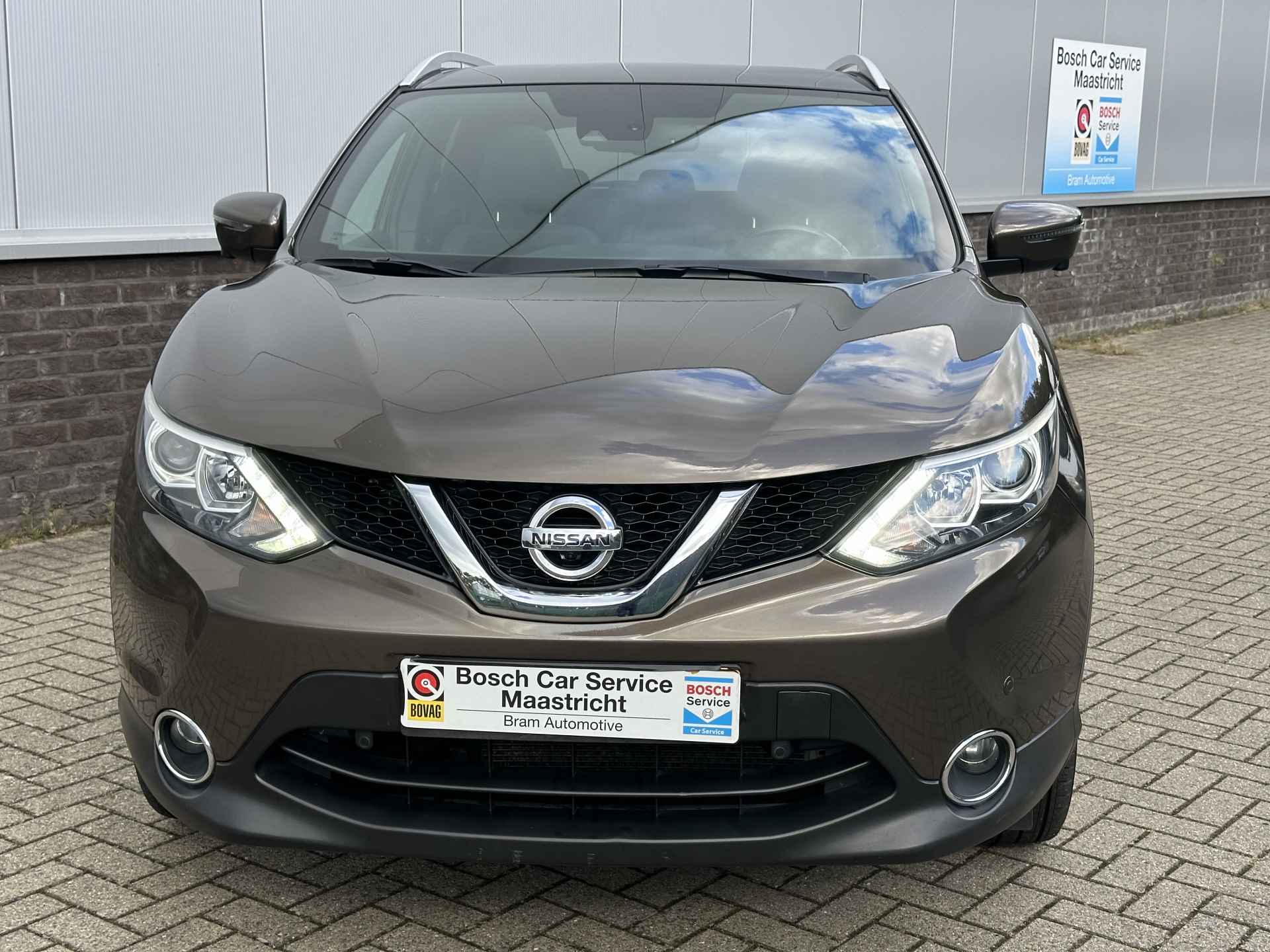 Nissan QASHQAI 1.2 N-Vision | Panorama | Xenon | Winter-pakket | Interesse, Proefrit? Bel of app met: 06-24 28 28 42 - 9/32