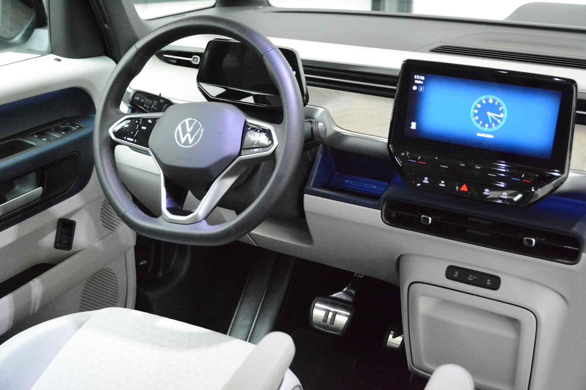 Volkswagen ID. Buzz 1st 77kWh 204 PK | Automaat | Navigatie | LED Matrix | Trekhaak | Apple carplay | Android auto | Parkeersensoren | Camera | Stoelverwarming | - 16/27