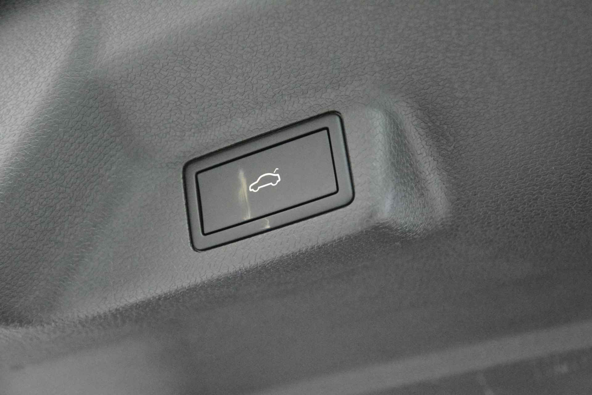 Volkswagen ID. Buzz 1st 77kWh 204 PK | Automaat | Navigatie | LED Matrix | Trekhaak | Apple carplay | Android auto | Parkeersensoren | Camera | Stoelverwarming | - 23/27