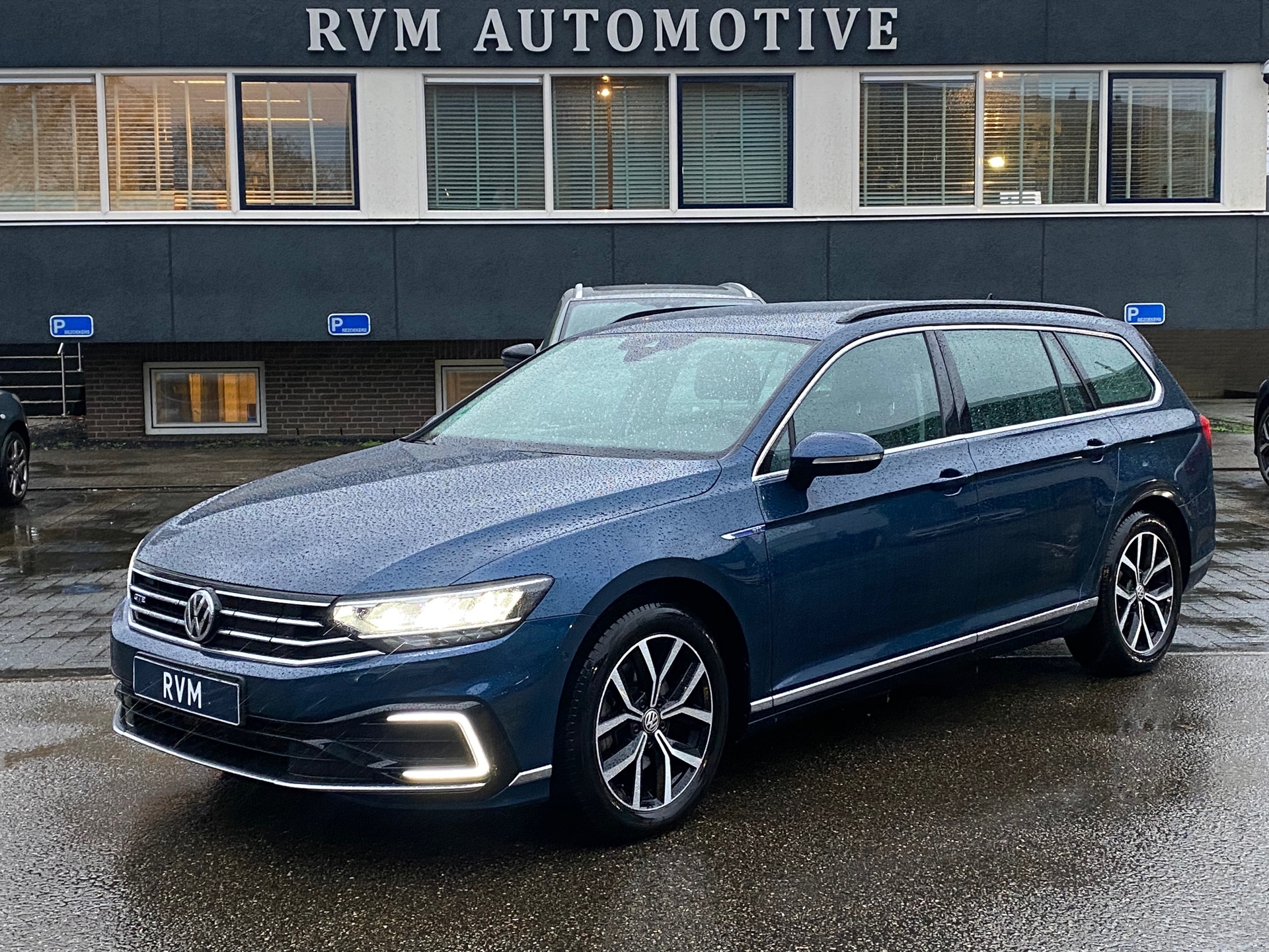 Volkswagen Passat Variant 1.4 TSI PHEV GTE Business VAN 27.900 VOOR 24.770 EINDEJAARSVOORDEEL 3.130 | CAMERA | COMFORSTOEL