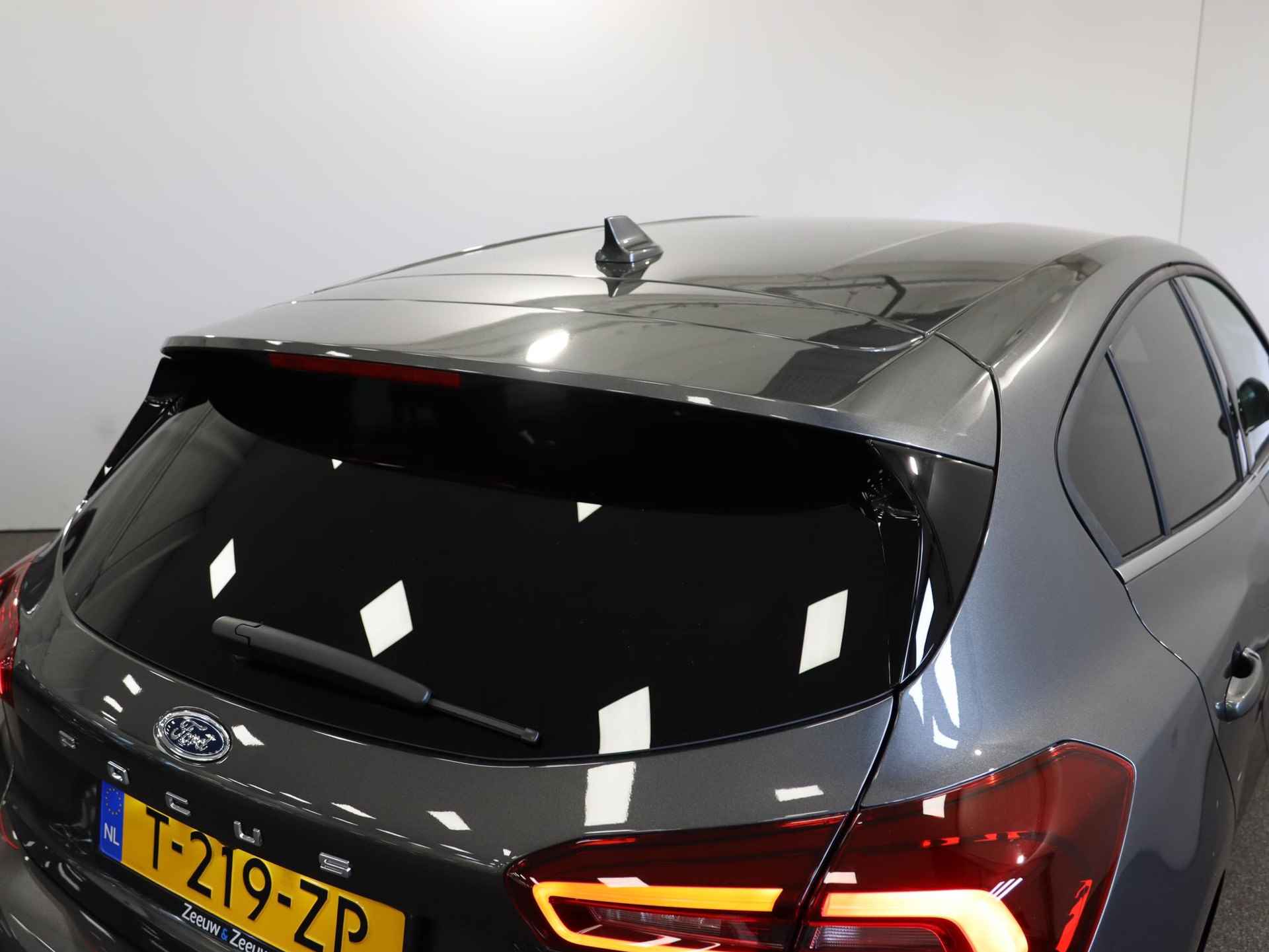 Ford Focus 1.0 EcoBoost Hybrid Titanium X | SPLINTERNIEUW !! 12 KM !! | Winter Pack | Parking Pack | Driver Assistance Pack | Huidige nieuwprijs €36745 - 18/32