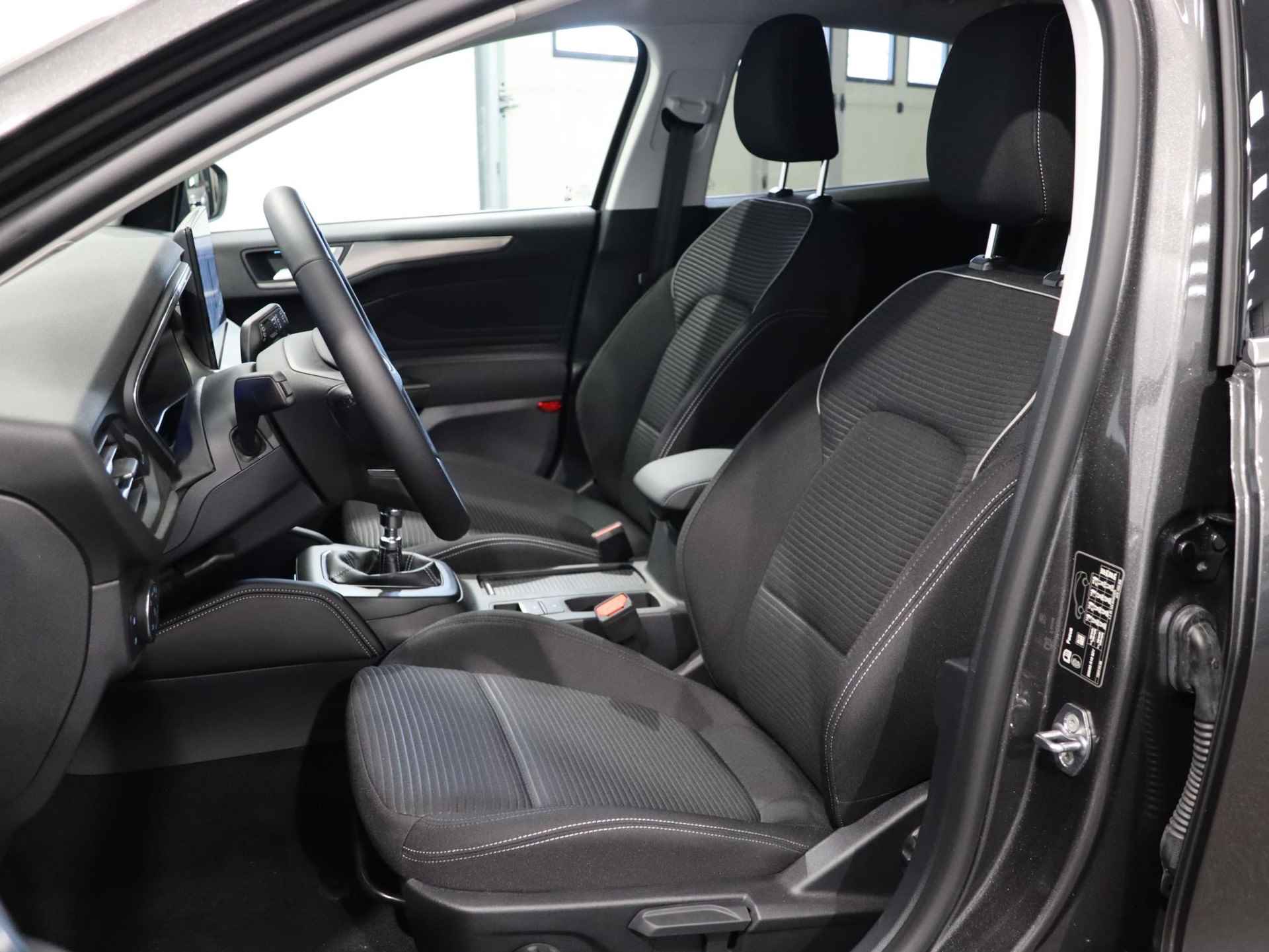 Ford Focus 1.0 EcoBoost Hybrid Titanium X | SPLINTERNIEUW !! 12 KM !! | Winter Pack | Parking Pack | Driver Assistance Pack | Huidige nieuwprijs €36745 - 24/32