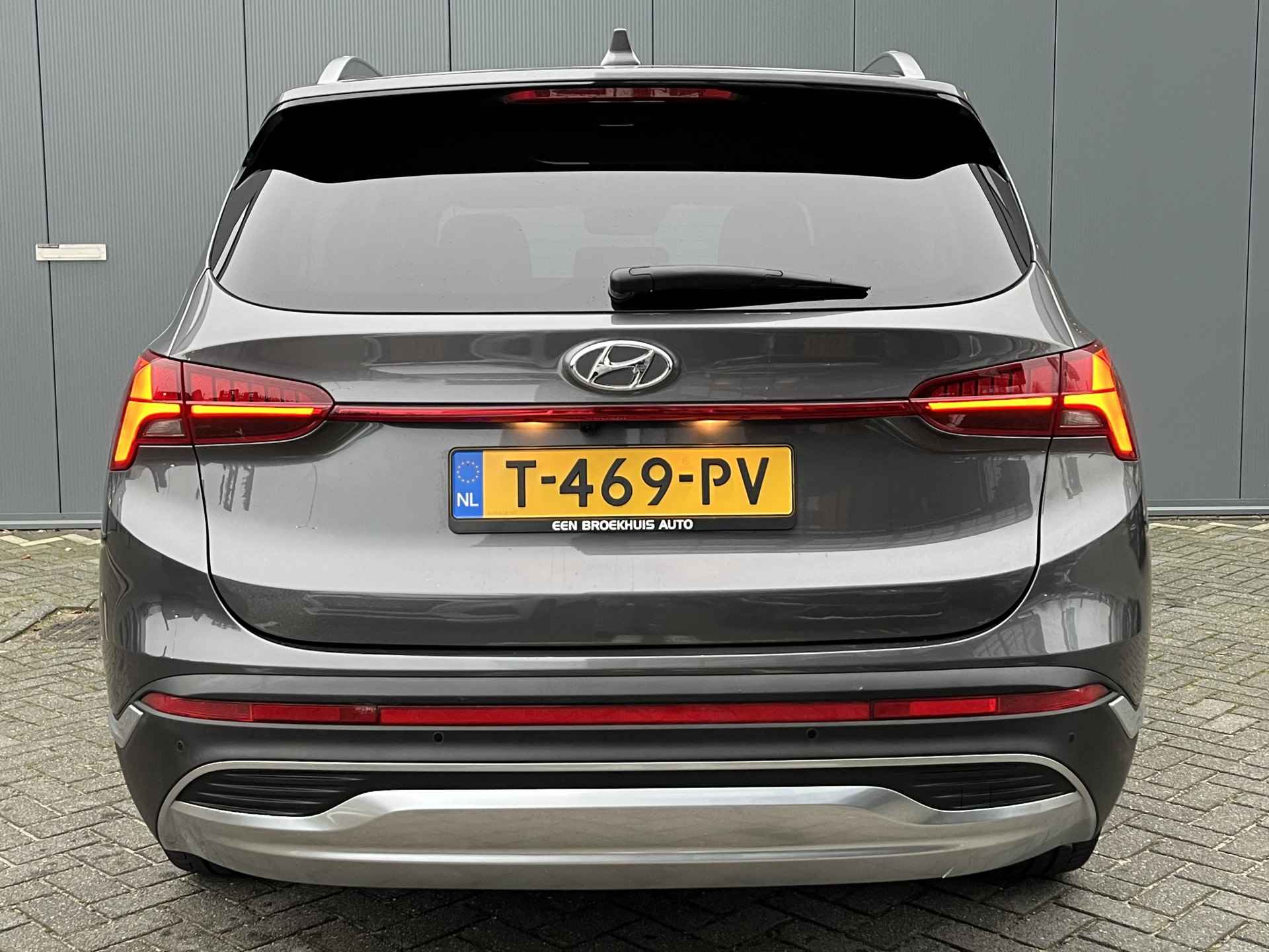 Hyundai Santa Fe 1.6 T-GDI PHEV 265pk Premium 7pers | 360 Camera | Dodehoek detectie | Leder | Stoelventilatie en Stoelverwarming | Elektrische a - 5/39