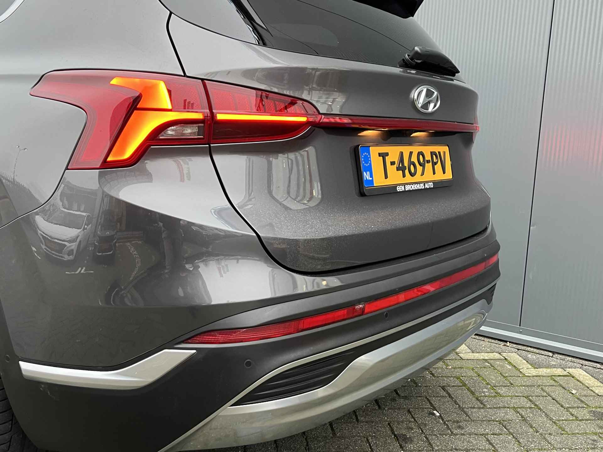 Hyundai Santa Fe 1.6 T-GDI PHEV 265pk Premium 7pers | 360 Camera | Dodehoek detectie | Leder | Stoelventilatie en Stoelverwarming | Elektrische a - 9/39