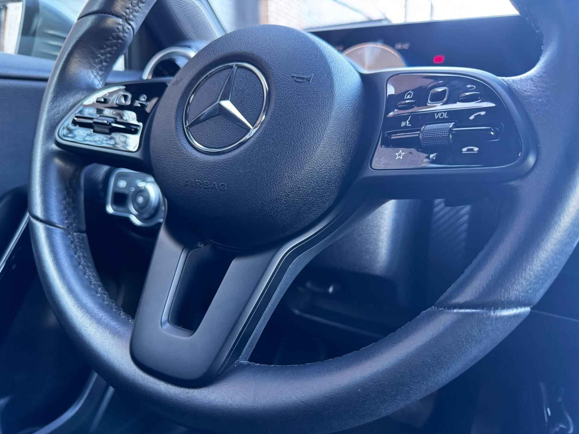 Mercedes-Benz A-klasse 200 Business Solution / 163 PK / Navigatie + Camera / Climate Control / PDC Rondom / Automaat - 19/52