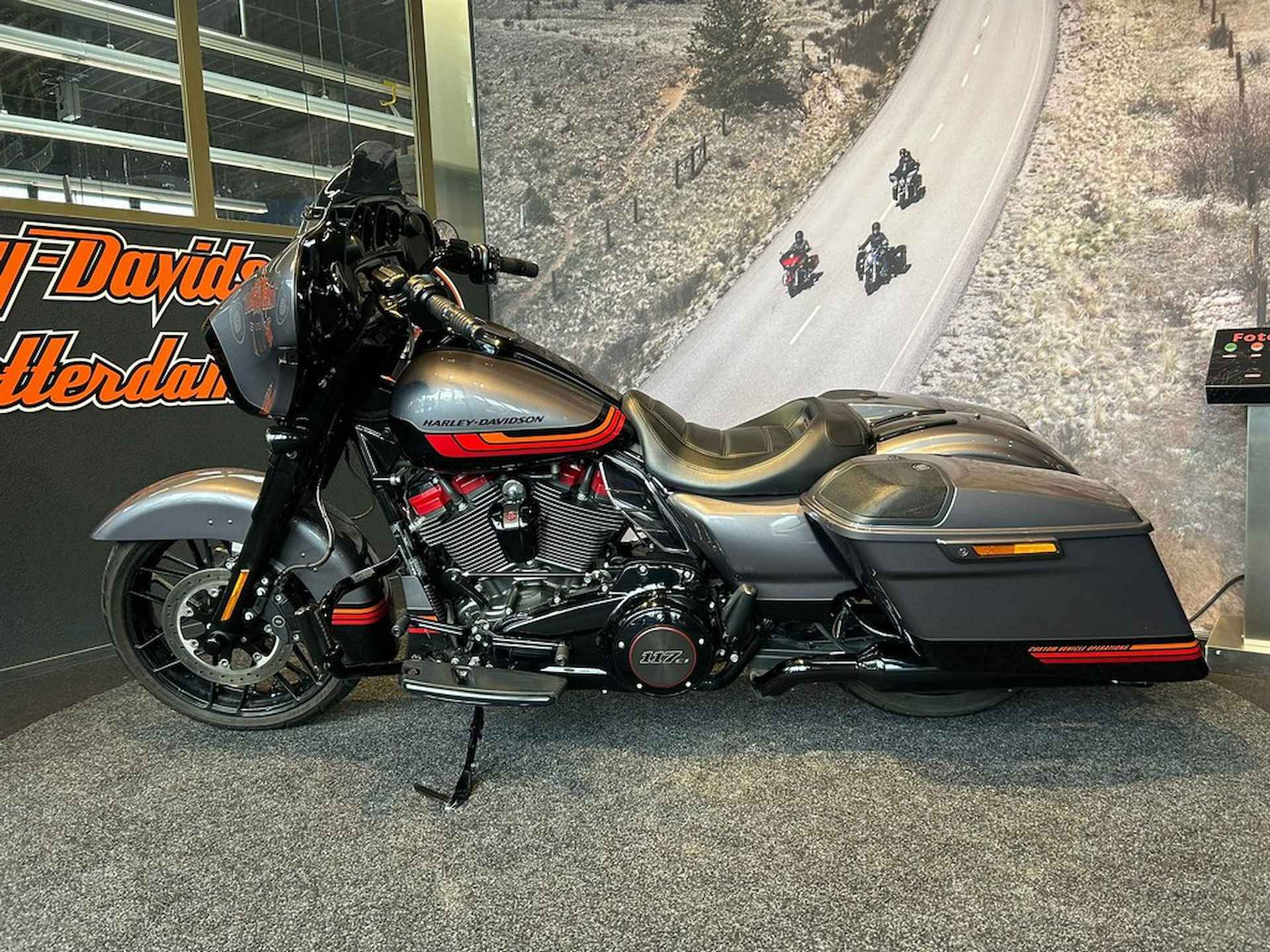 Harley-Davidson FLHXSE CVO STREET GLIDE - 5/24