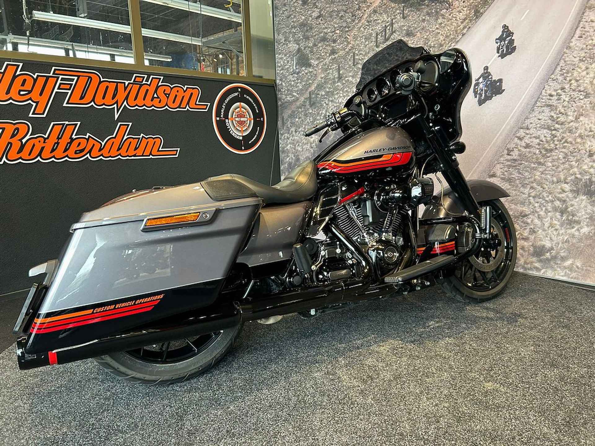 Harley-Davidson FLHXSE CVO STREET GLIDE - 15/24