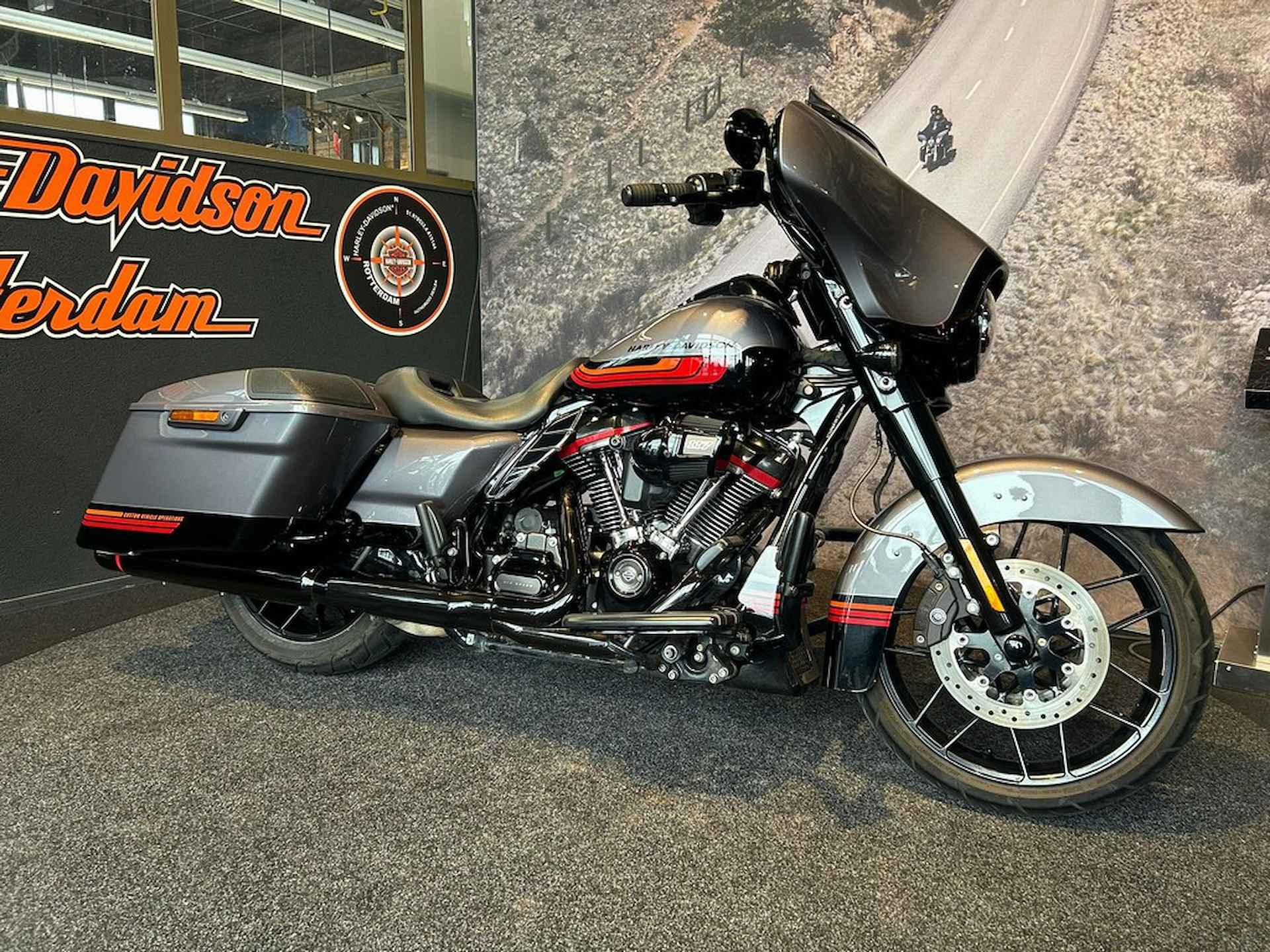 Harley-Davidson FLHXSE CVO STREET GLIDE - 20/24