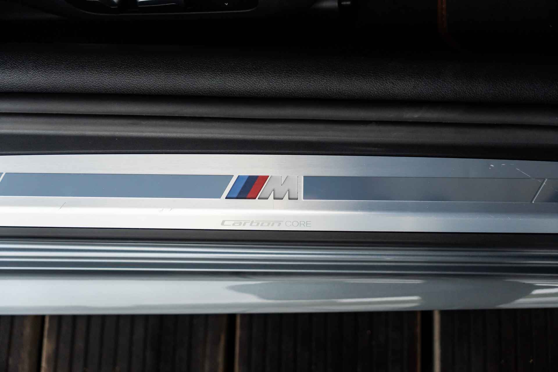 BMW 8 Serie Coupé 840i xDrive High Executive  /  Model M Sport / Active Steering / Carbon dak / Driving Assistant Professional - 36/63