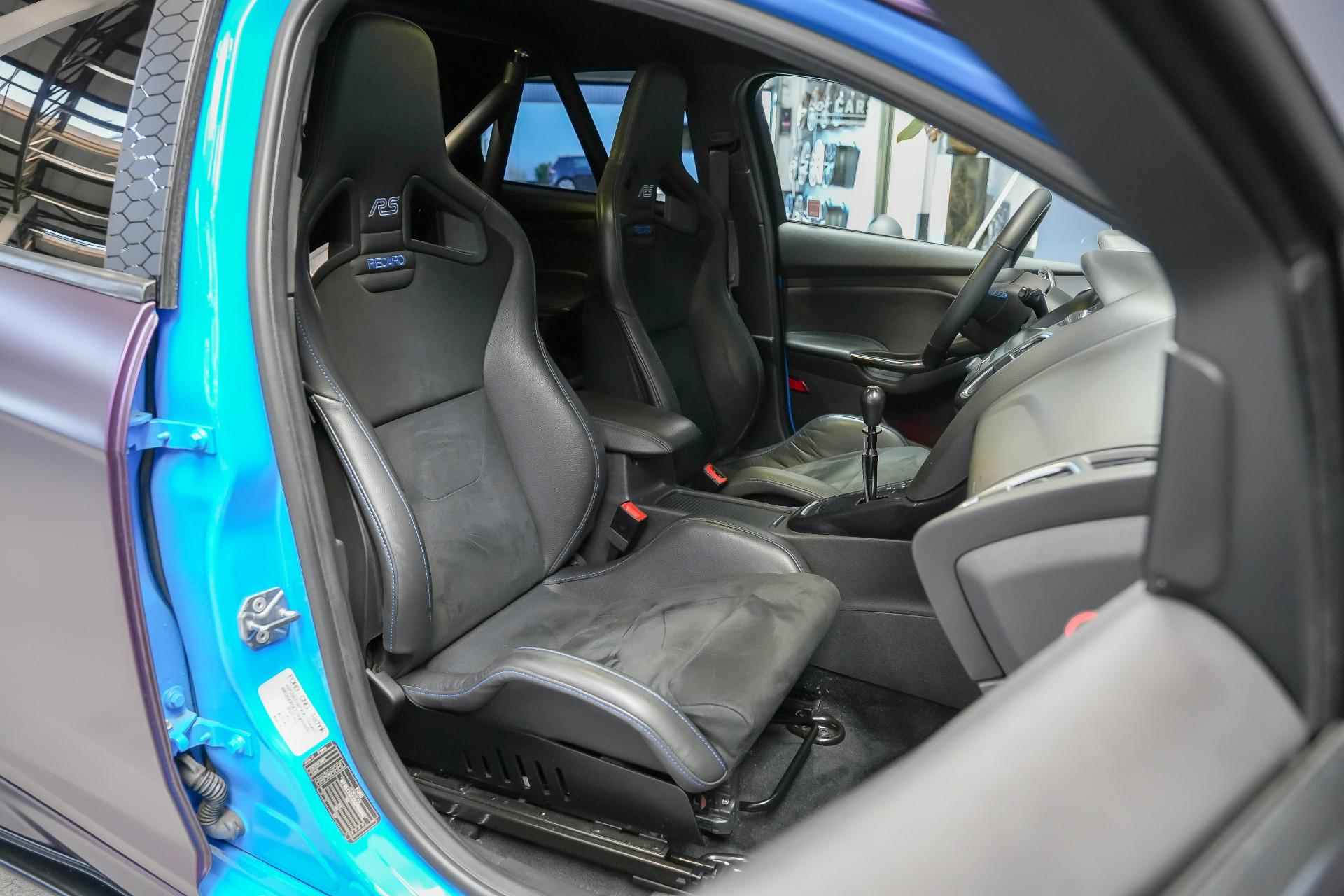 Ford Focus 2.3 350pk RS Stage 2 |H&R veren|schaalstoelen|HJS downpipe en 200 cell sportcat|rollcage|parkeercamera en sensoren|19" gesmeden wielen| - 35/47