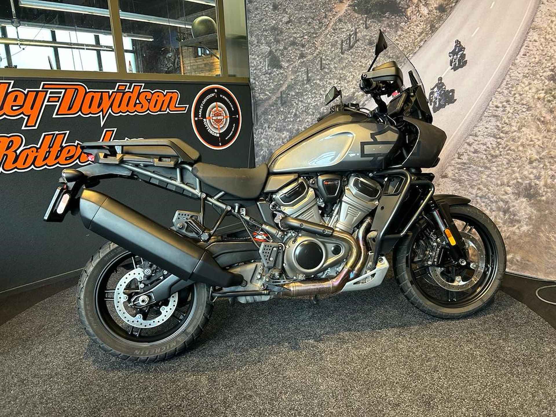 Harley-Davidson PAN AMERICA S CAST - 4/12