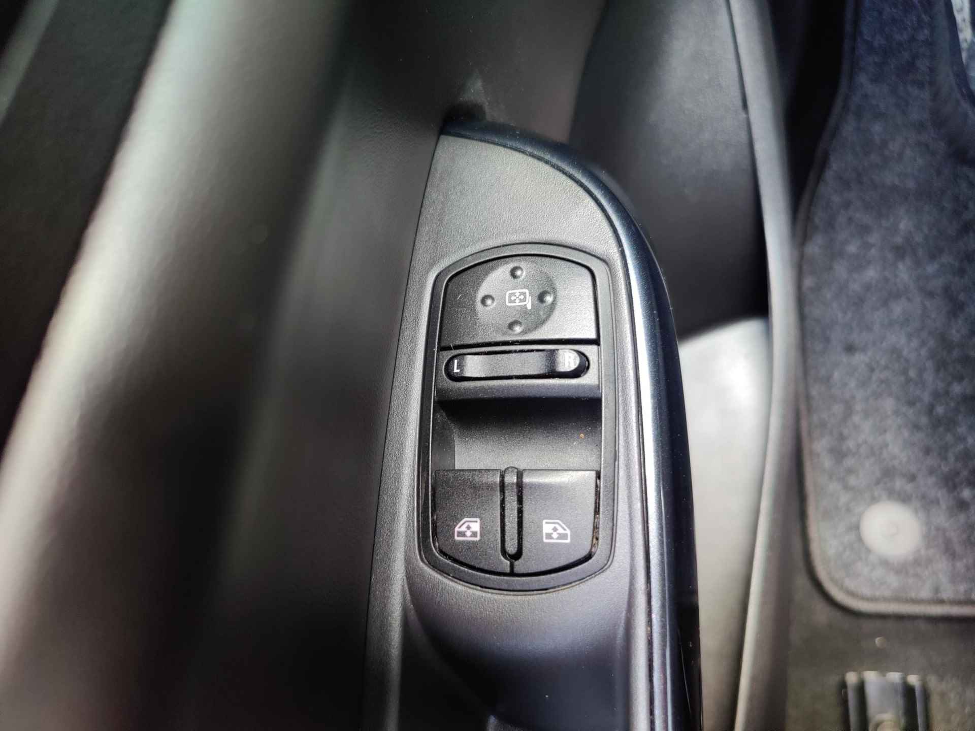 Opel Corsa 1.6 Turbo OPC 207 PK Recaro interieur, Navigatie, Leder, Cruise control, Apple CarPlay/Android Auto, Airco, Bluetooth (MET GARANTIE*) - 9/24